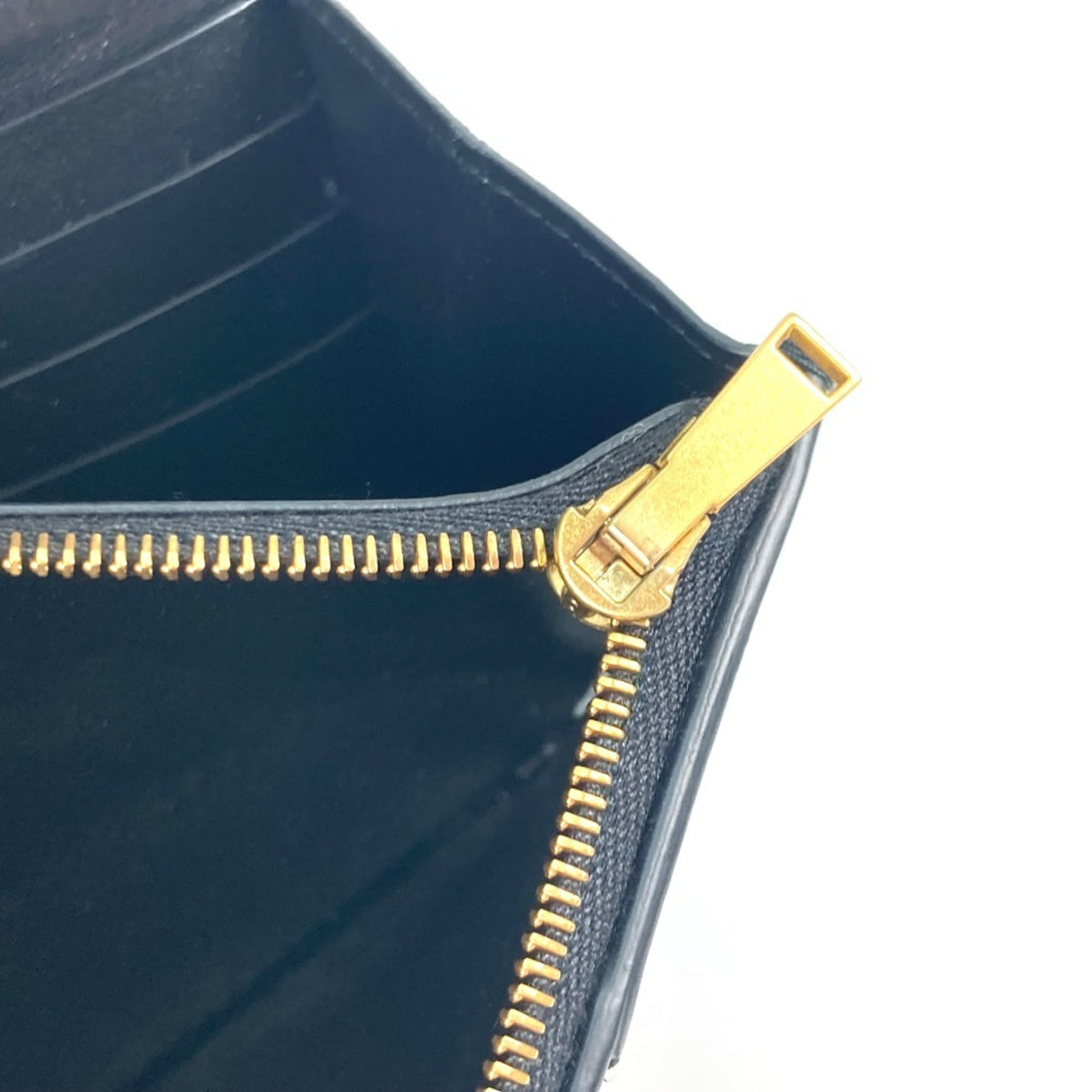 Bottega Veneta Black Leather Long Wallet (Bi-Fold) (Pre-Owned)