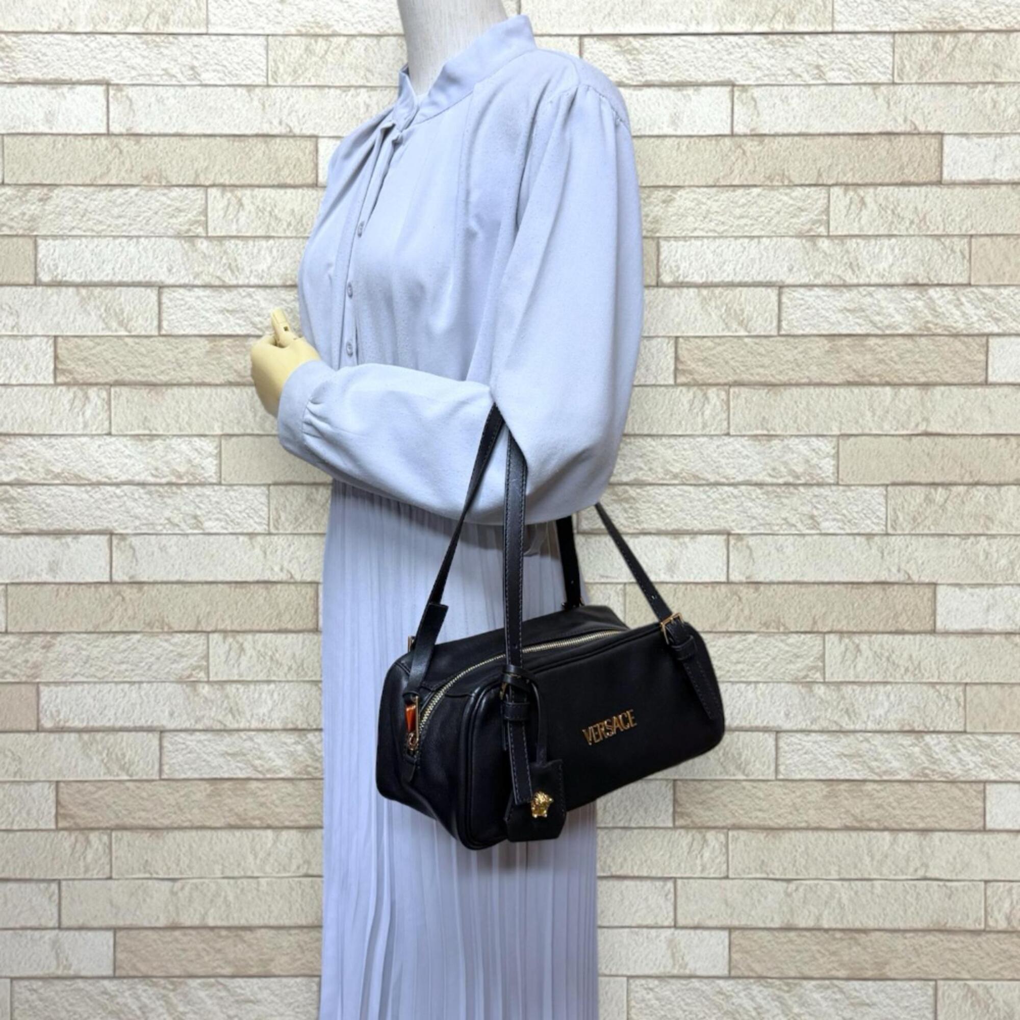 Versace Black Leather Handbag (Pre-Owned)