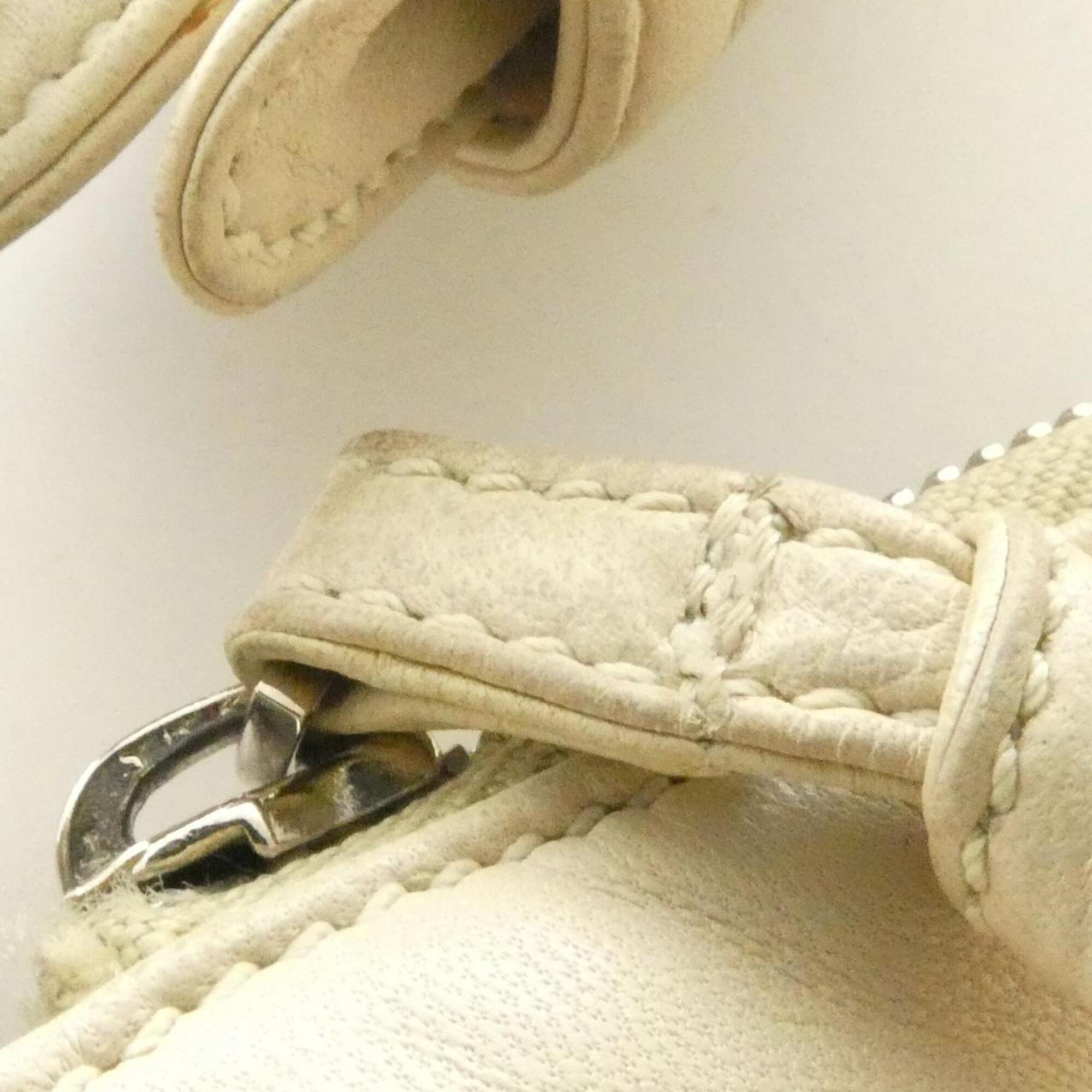 Loewe Ivory Leather Handbag (Pre-Owned)