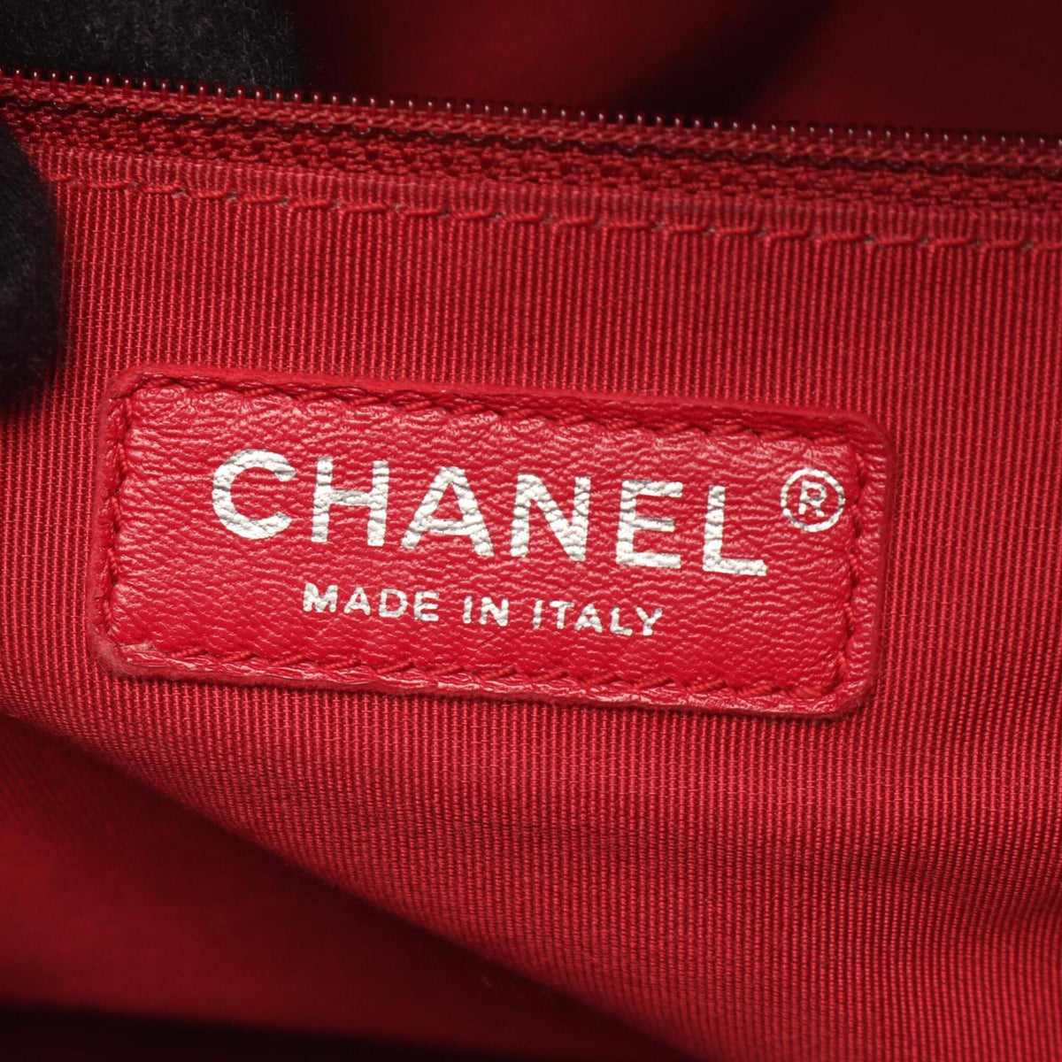 Chanel Black Leather Handbag (Pre-Owned)