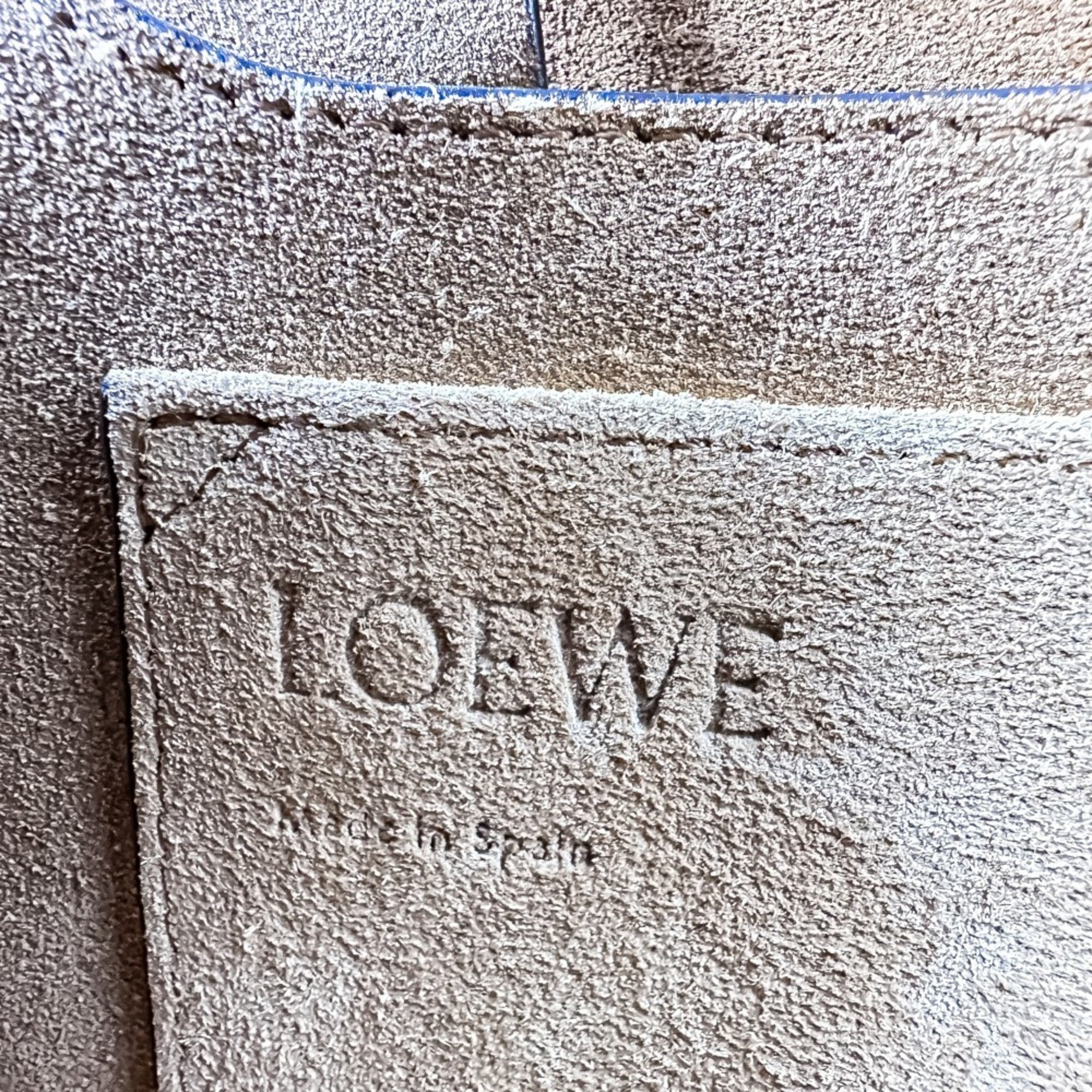 Loewe Red Color Leather Shoulder Bag (Pre-Owned)