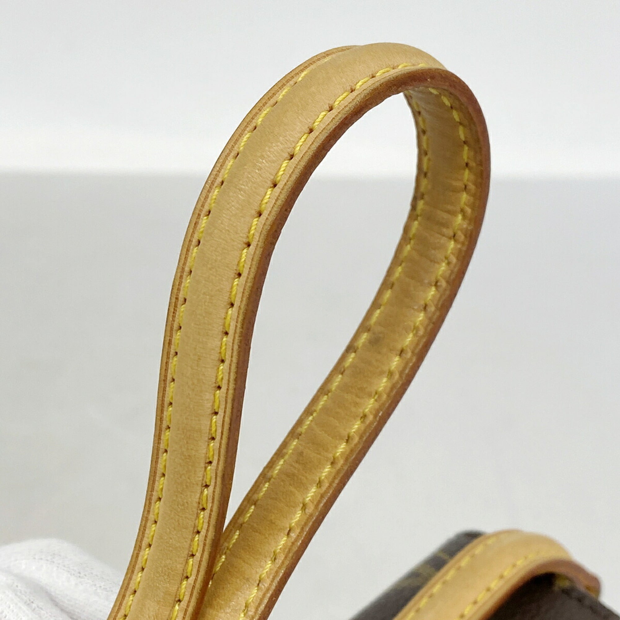 Louis Vuitton Brown Handbag (Pre-Owned)