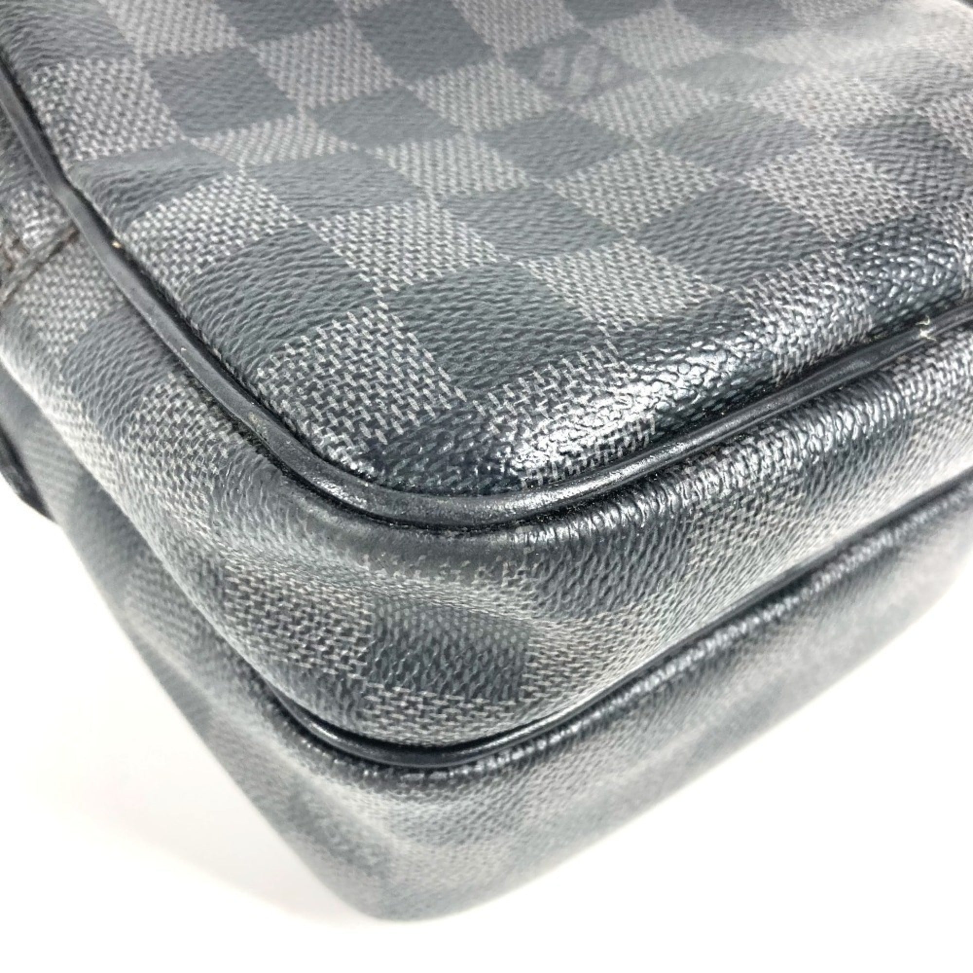 Louis Vuitton Black Damier Graphite Damier Graphite Pochette Shoulder Bag (Pre-Owned)