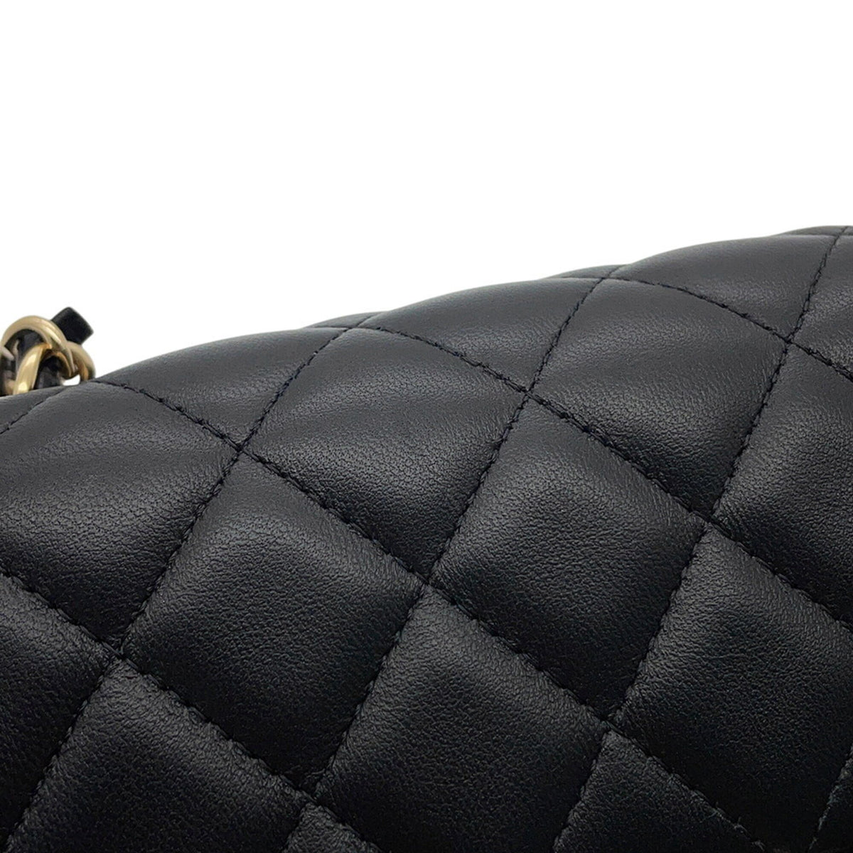 Chanel Black Leather Handbag Shoulder Bag (Pre-Owned)