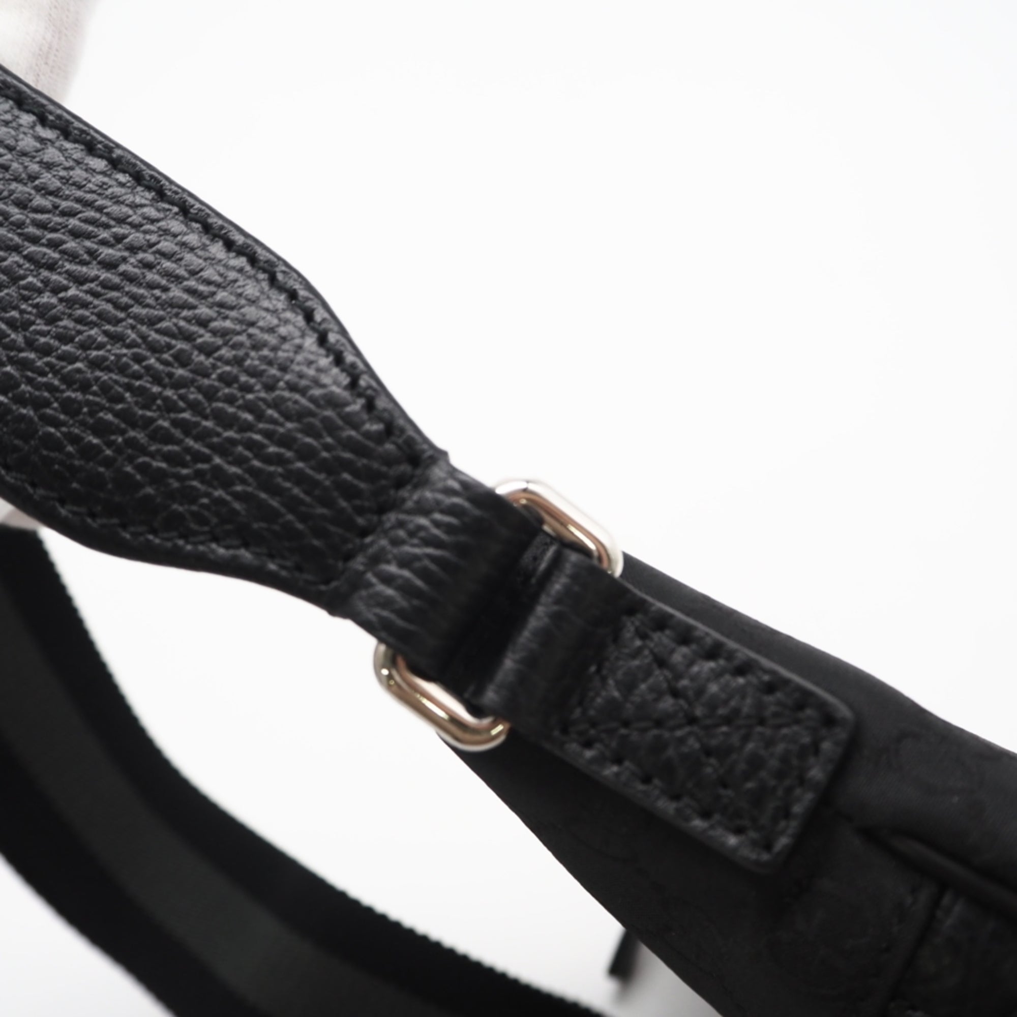 Gucci Black Gray Nylon Leather Shoulder Bag (Pre-Owned)