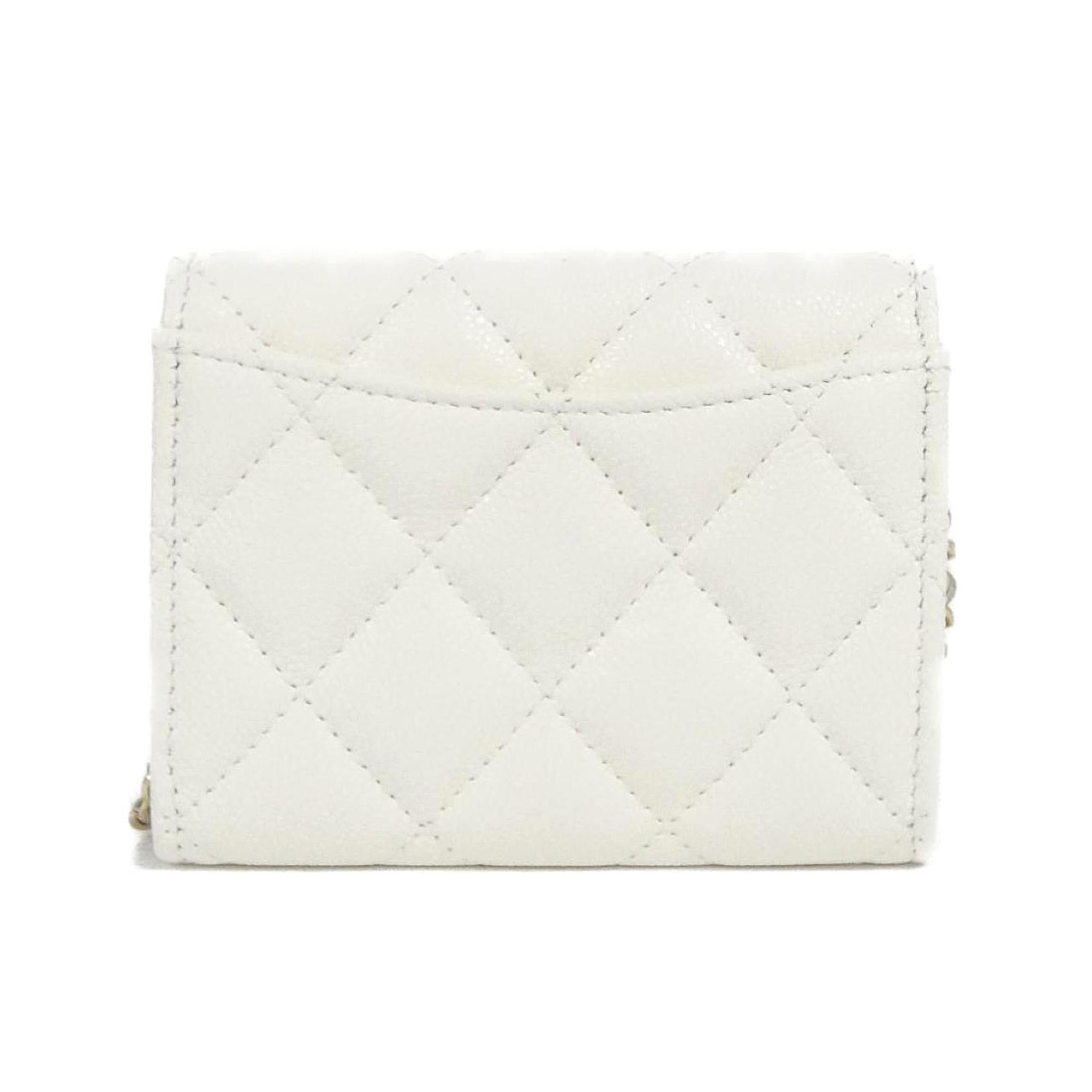 Chanel White Grained Calfskin Clutch Bag (Pre-Owned)