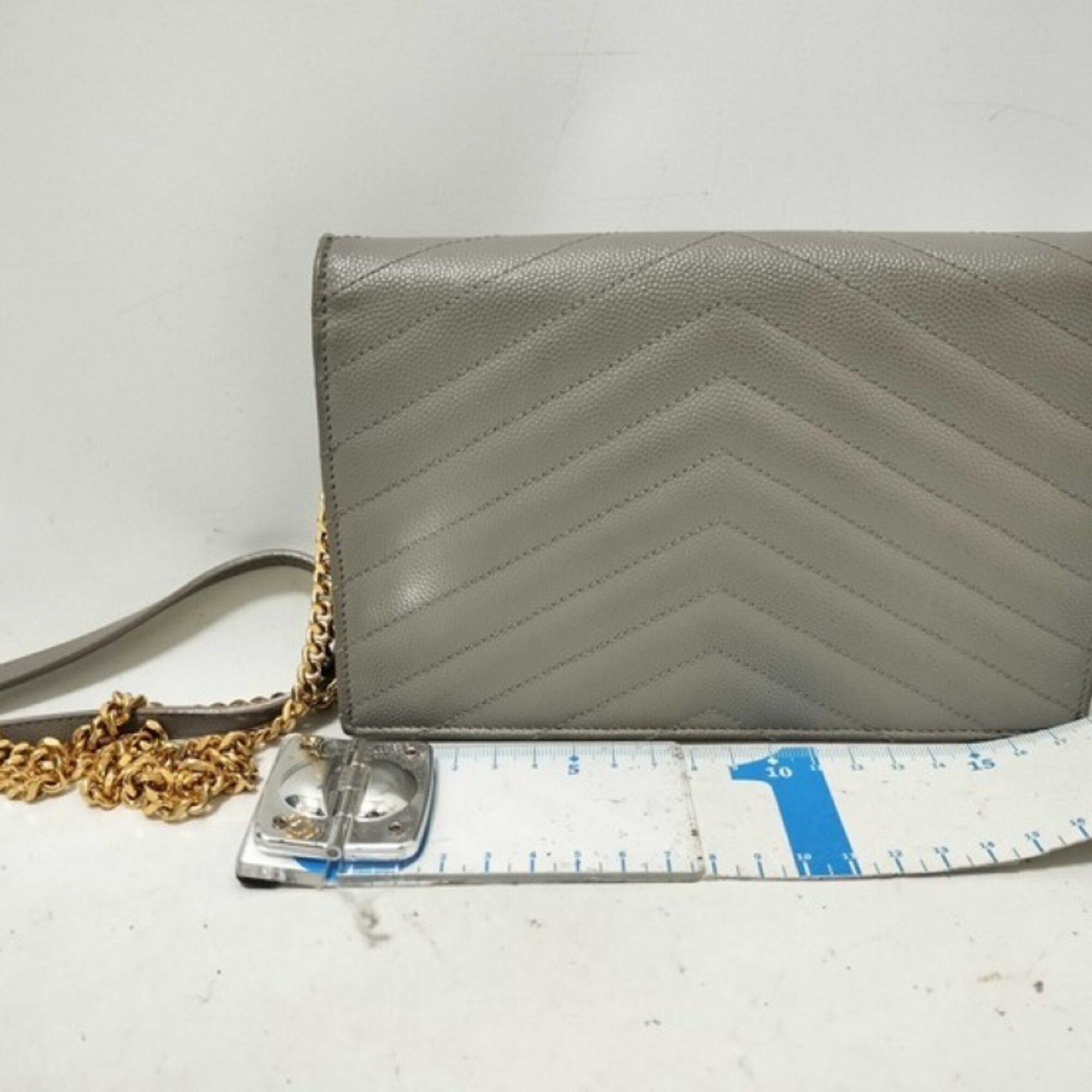 Yves Saint Laurent Gray Leather Chain/Shoulder Wallet (Pre-Owned)