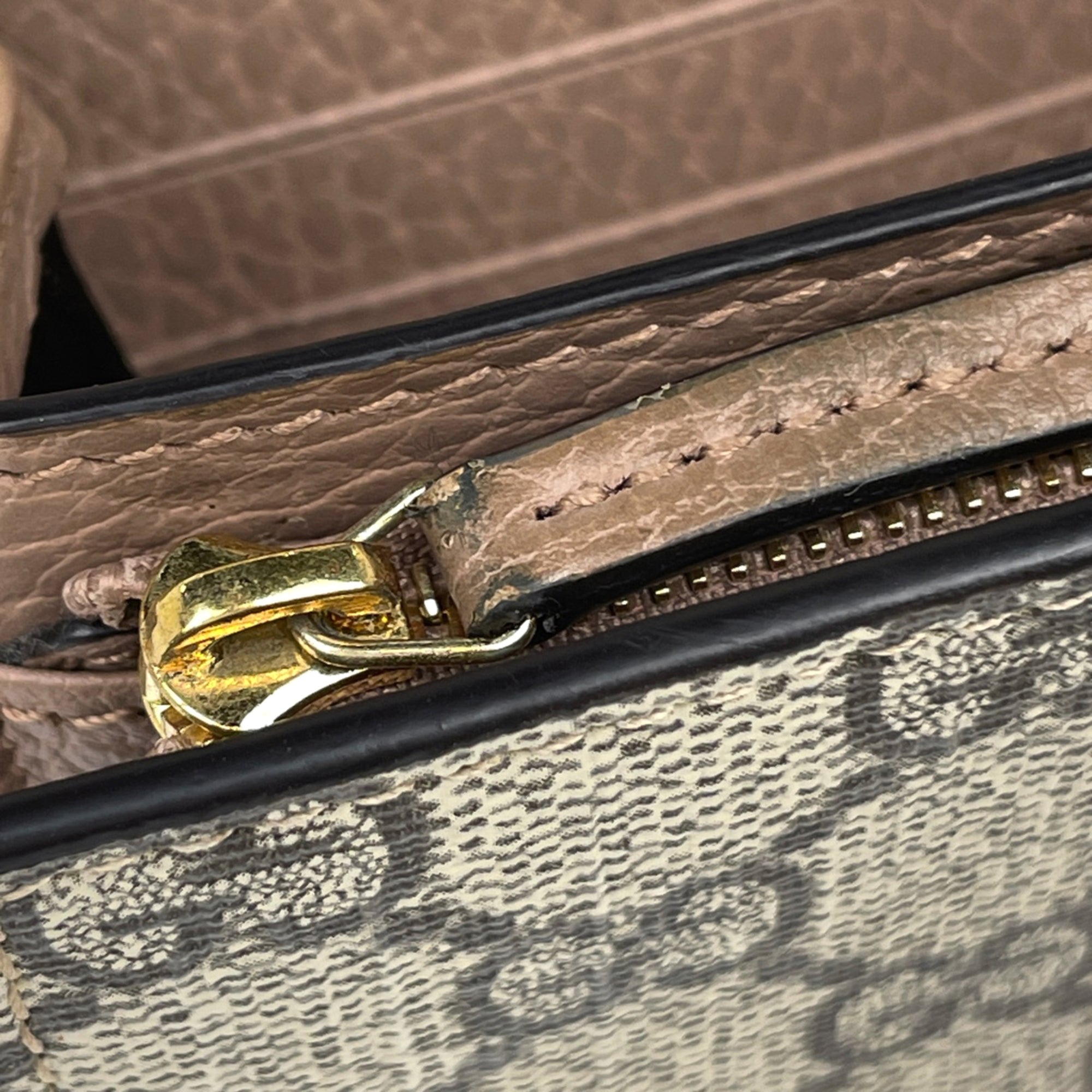 Gucci Beige Gg Supreme Leather Wallet (Bi-Fold) (Pre-Owned)