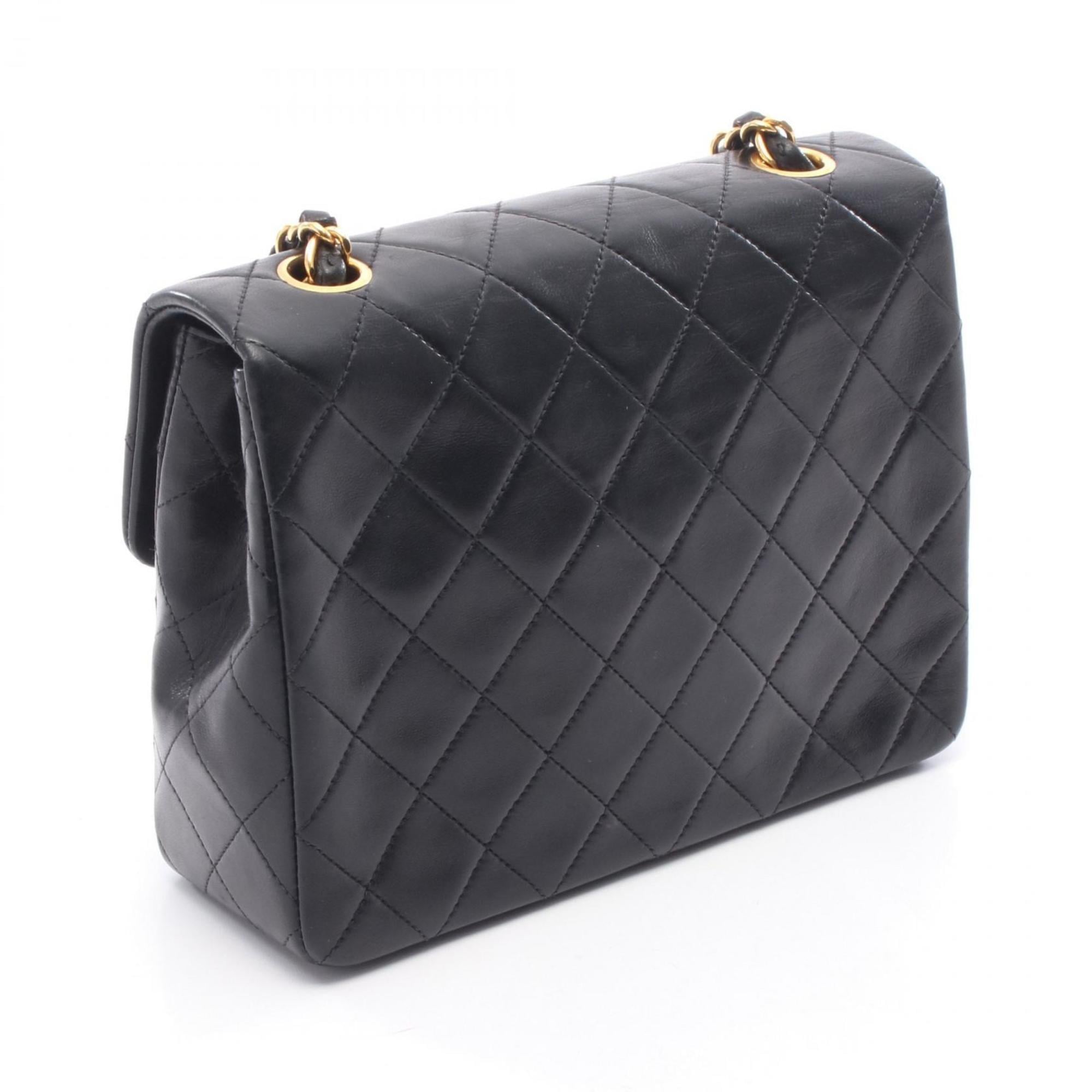 Chanel Black Leather Shoulder Bag (Pre-Owned)