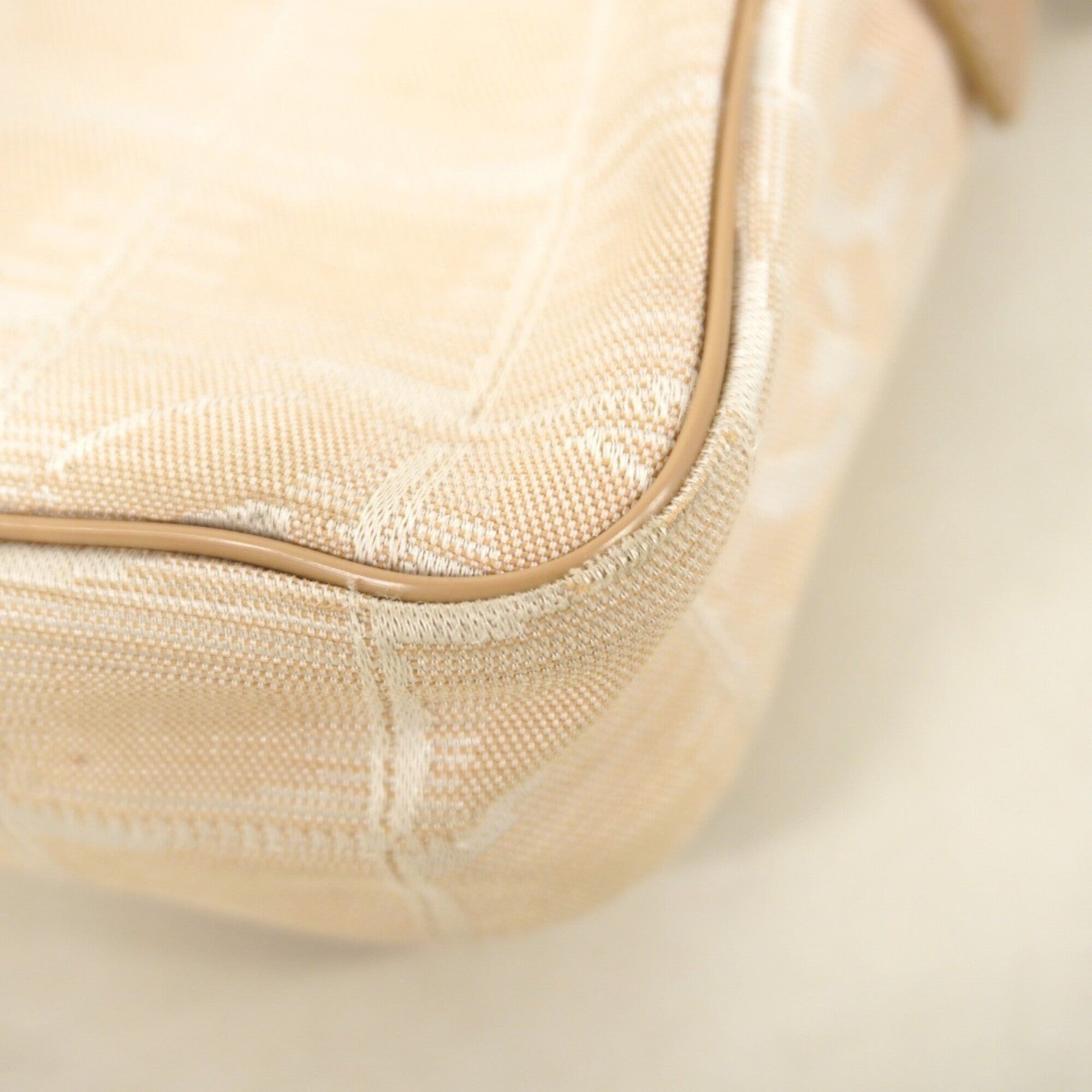 Chanel Beige Nylon Shoulder Bag (Pre-Owned)