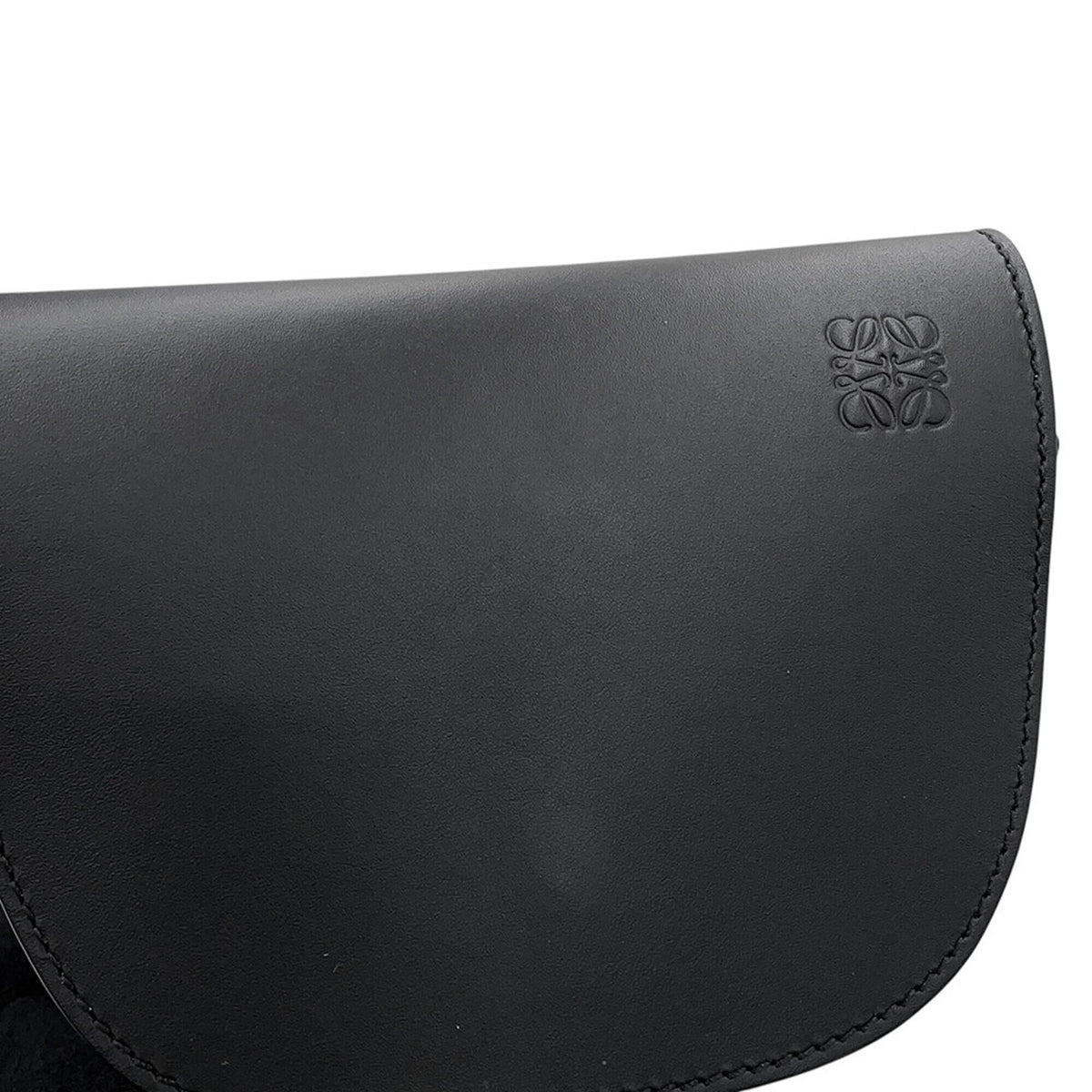 Loewe Black Leather Handbag Shoulder Bag (Pre-Owned)
