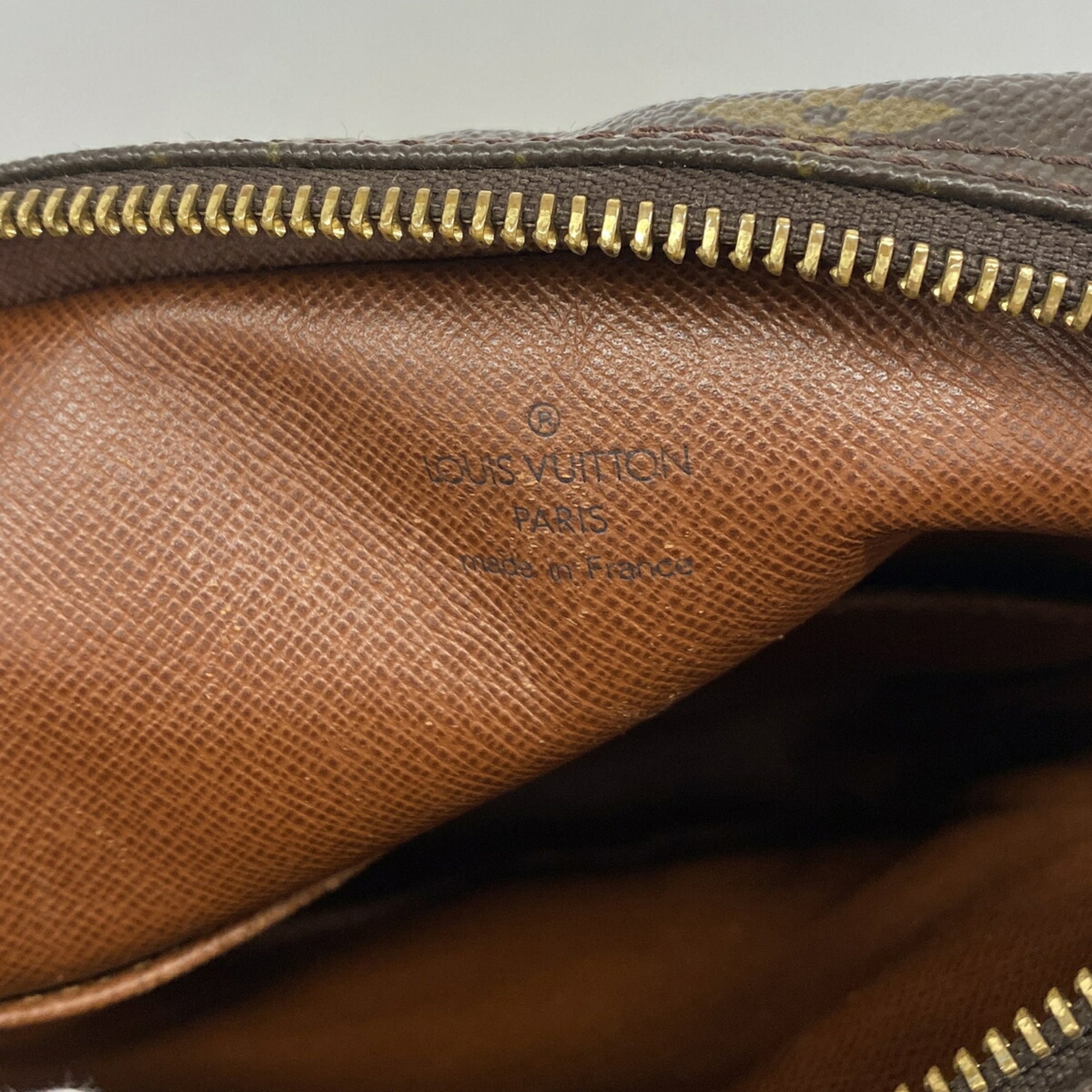 Louis Vuitton Brown Shoulder Bag (Pre-Owned)