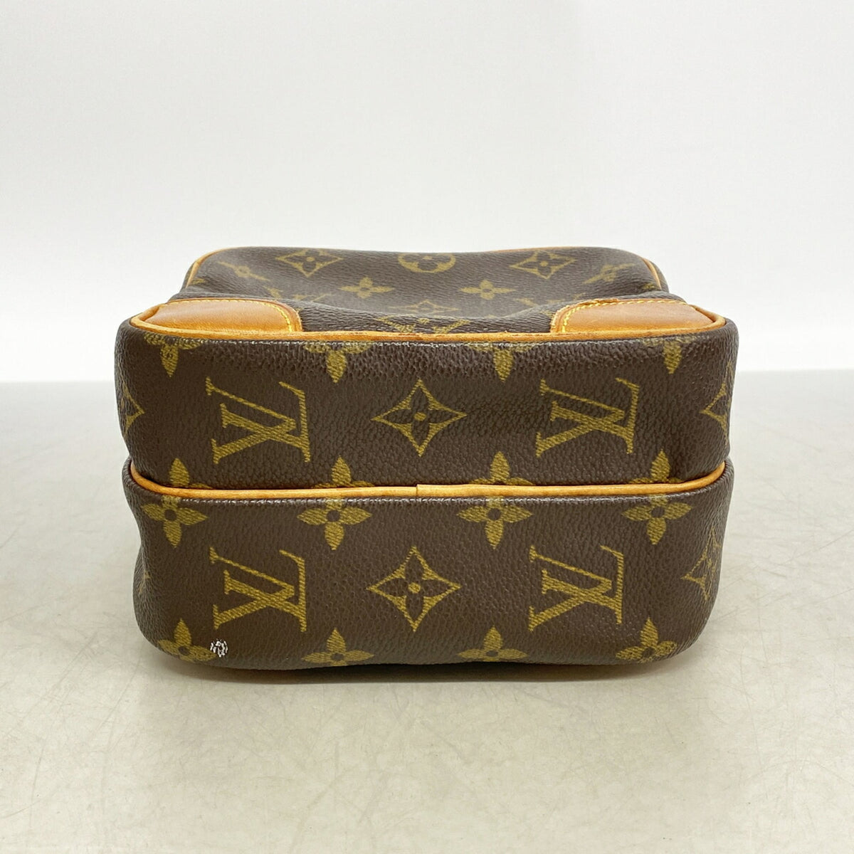 Louis Vuitton Brown Shoulder Bag (Pre-Owned)
