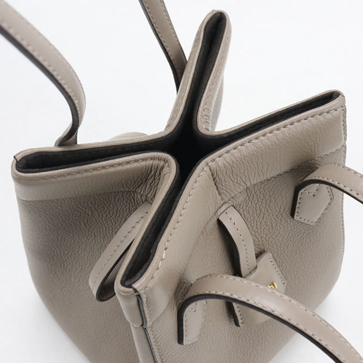 Fendi Gray Leather Shoulder Bag (Pre-Owned)