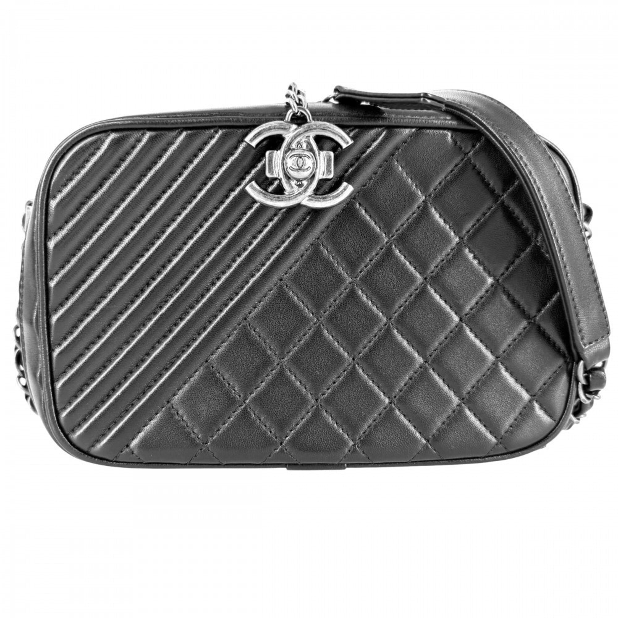 Chanel Black Matte Silver White Leather Shoulder Bag (Pre-Owned)