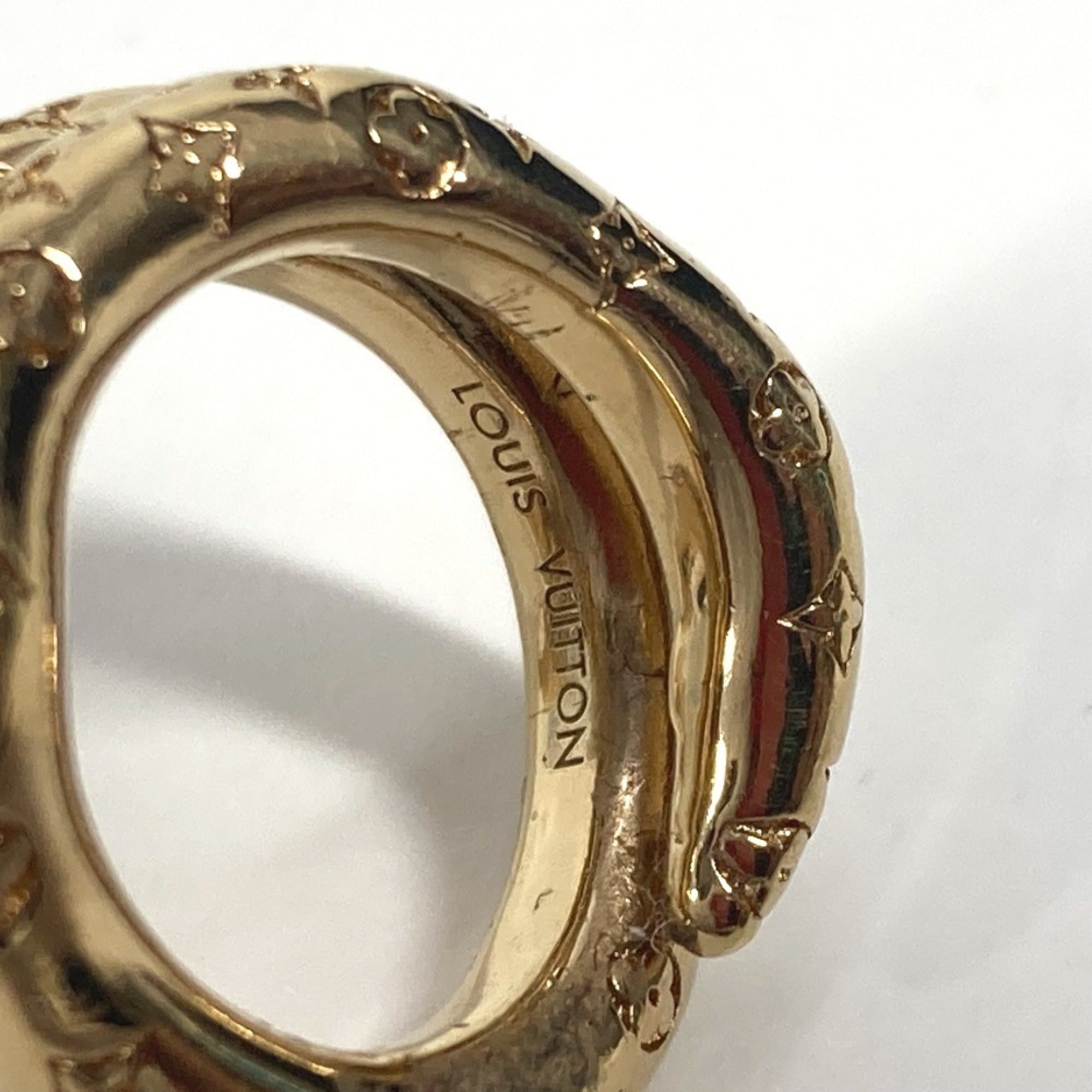 Louis Vuitton Gold Metal Band Ring (Pre-Owned)