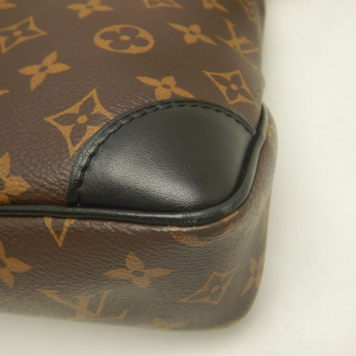 Louis Vuitton Monogram Brown Monogram Shoulder Bag (Pre-Owned)