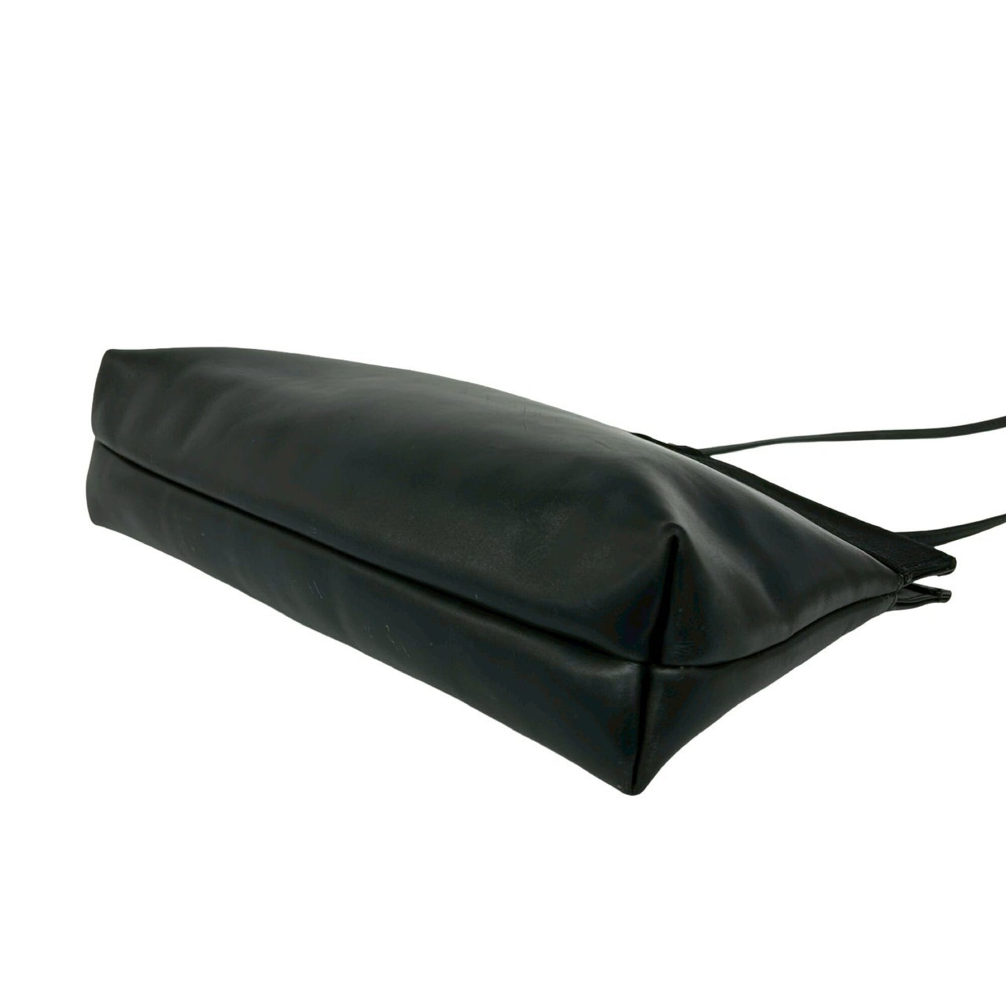 Salvatore Ferragamo Black Leather Pochette Shoulder Bag (Pre-Owned)