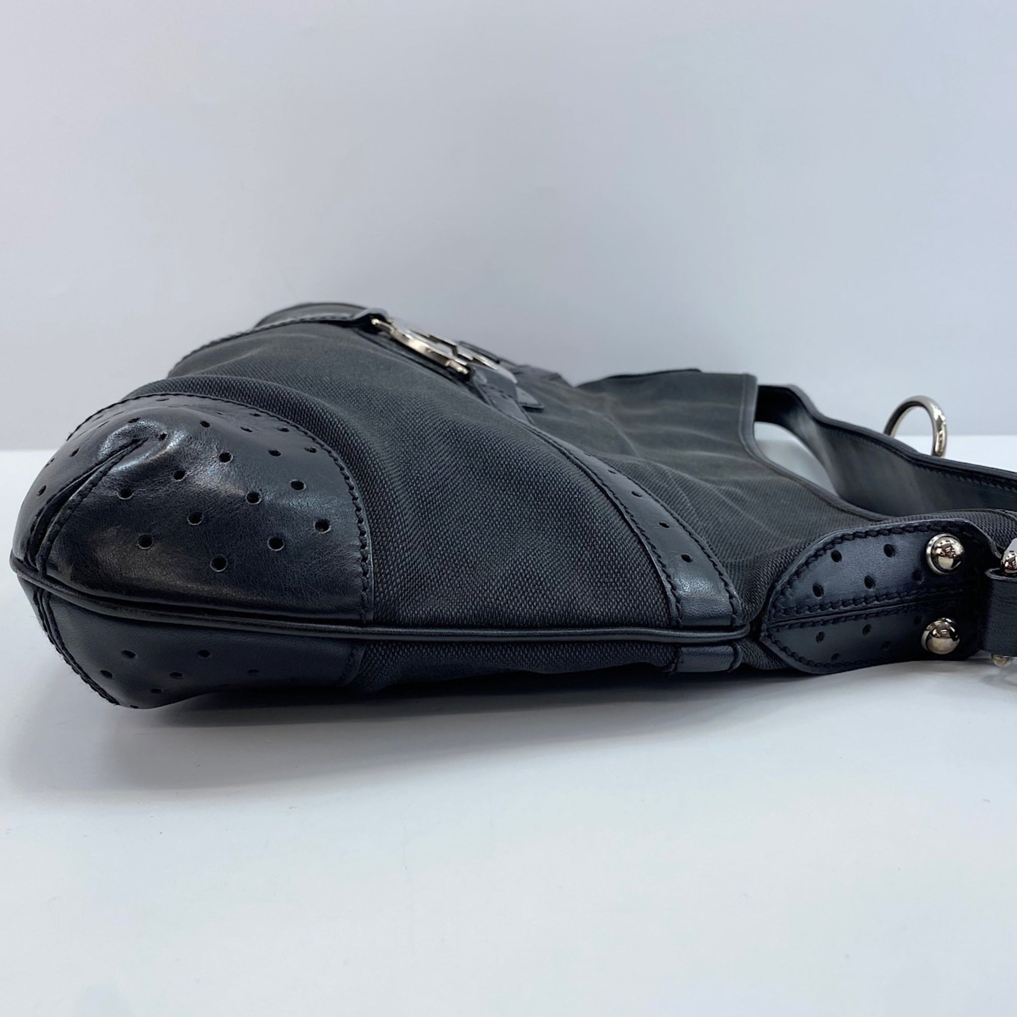 Gucci Black Shoulder Bag (Pre-Owned)