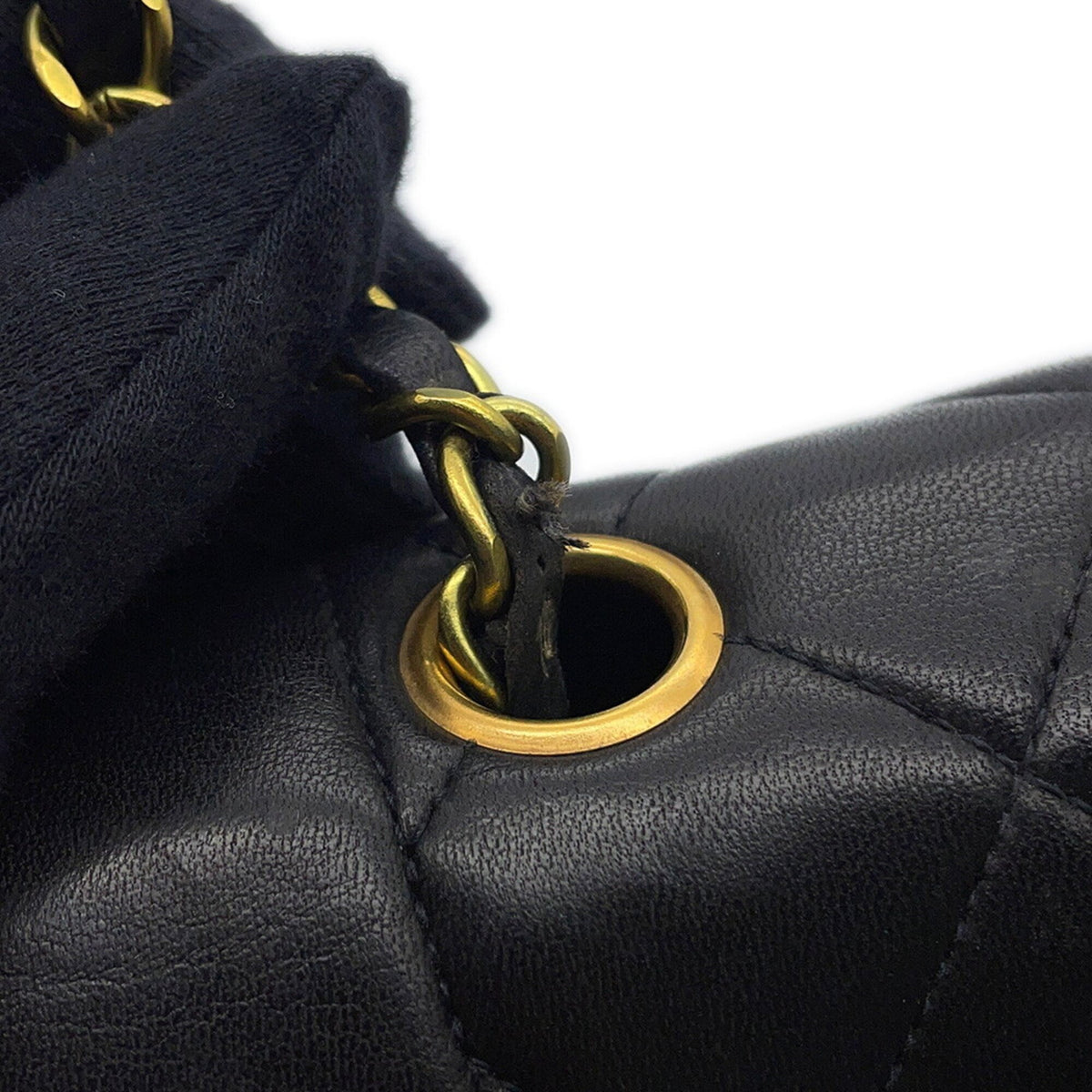 Chanel Matelasse Black Leather Shoulder Bag (Pre-Owned)