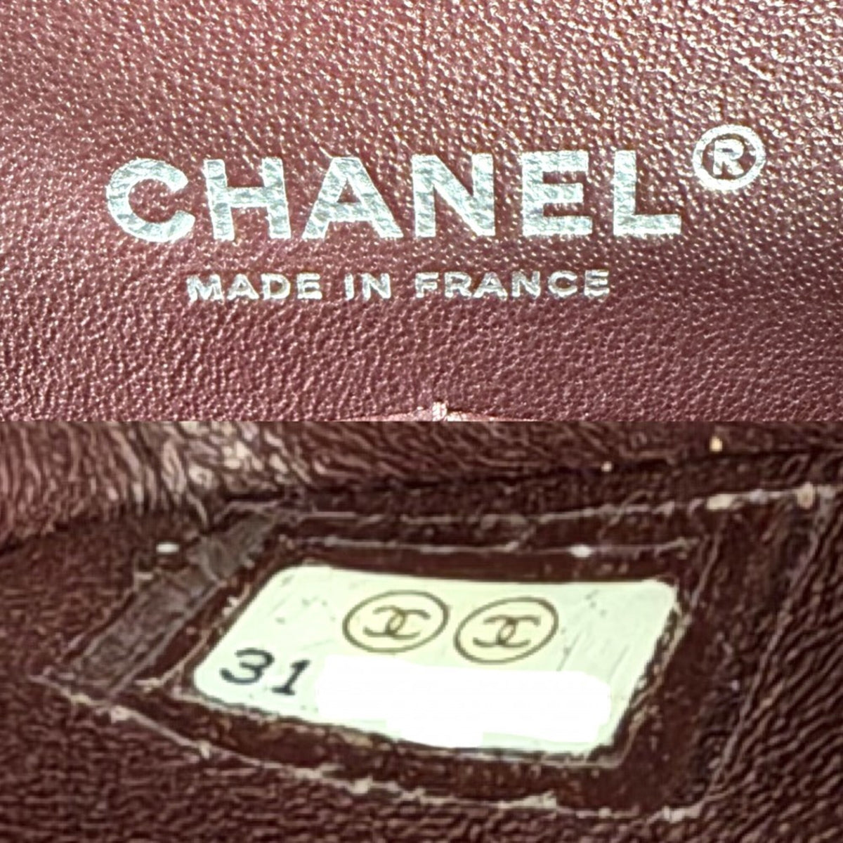Chanel Black White Grained Calfskin Shoulder Bag (Pre-Owned)