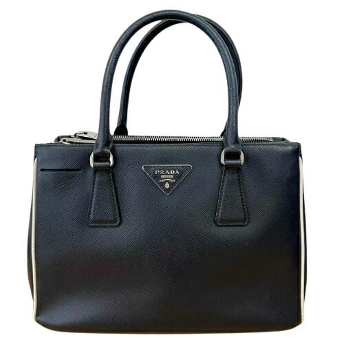 Prada Black Leather Handbag Shoulder Bag (Pre-Owned)