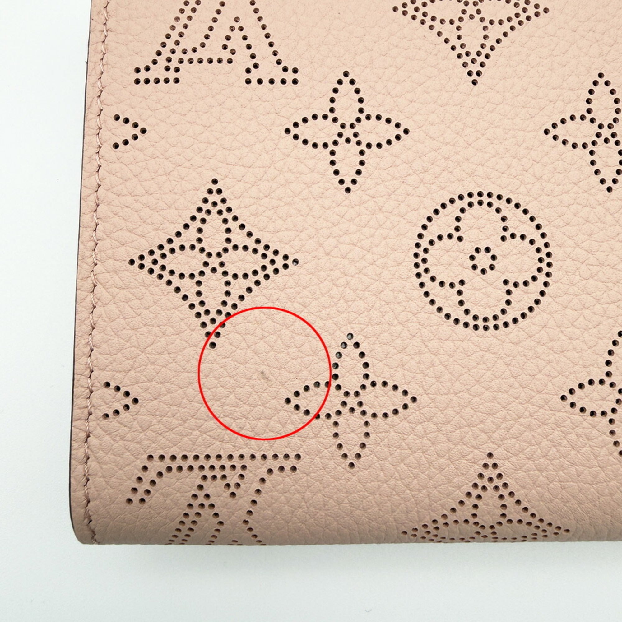 Louis Vuitton Magnolia Mahina Leather Leather Wallet (Bi-Fold) (Pre-Owned)