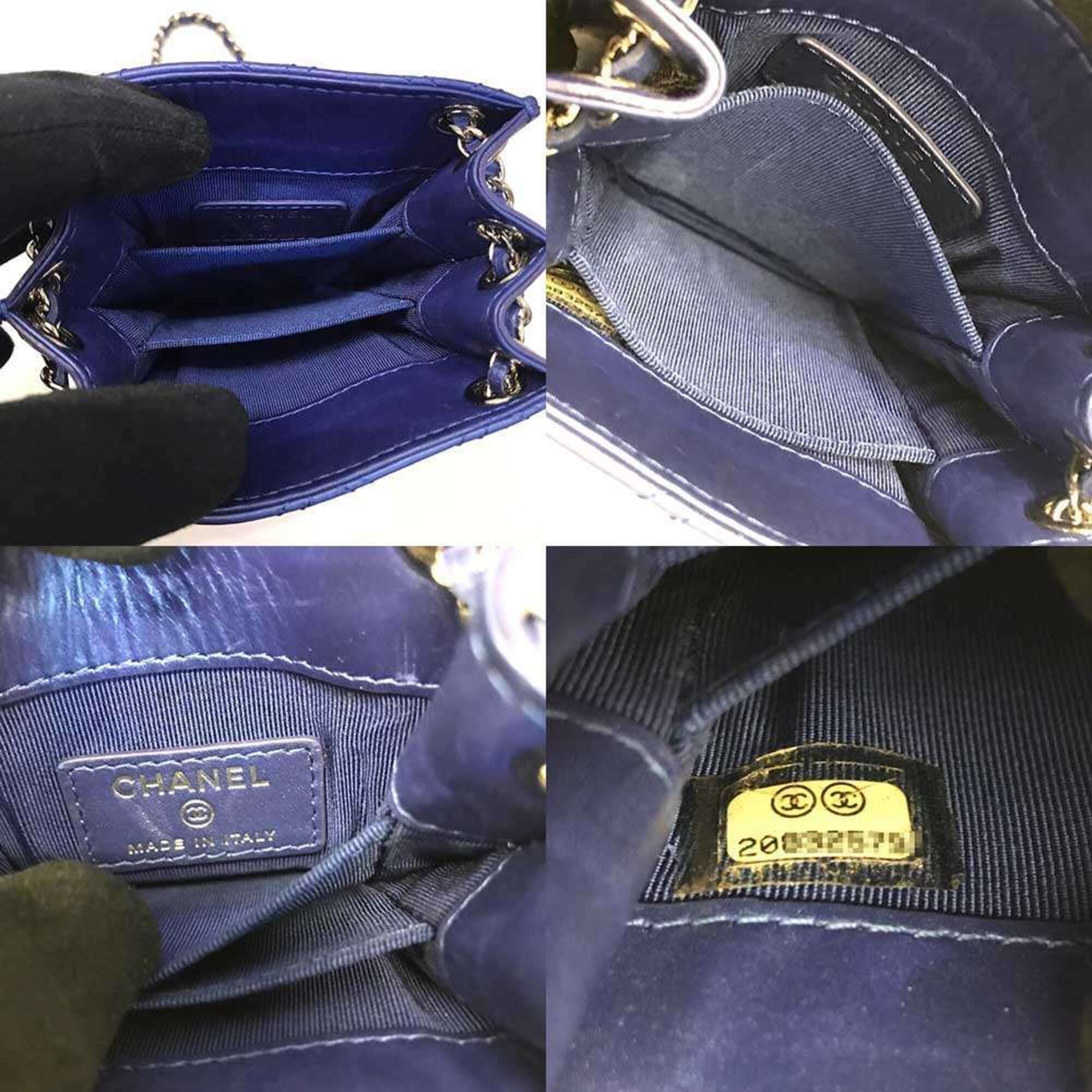 Chanel Blue Leather Shoulder Bag (Pre-Owned)