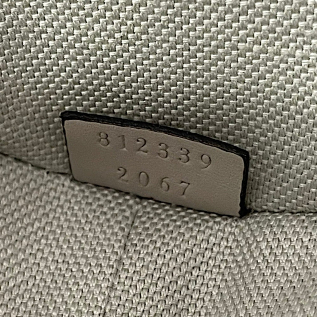 Gucci Silver Clutch Bag (Pre-Owned)