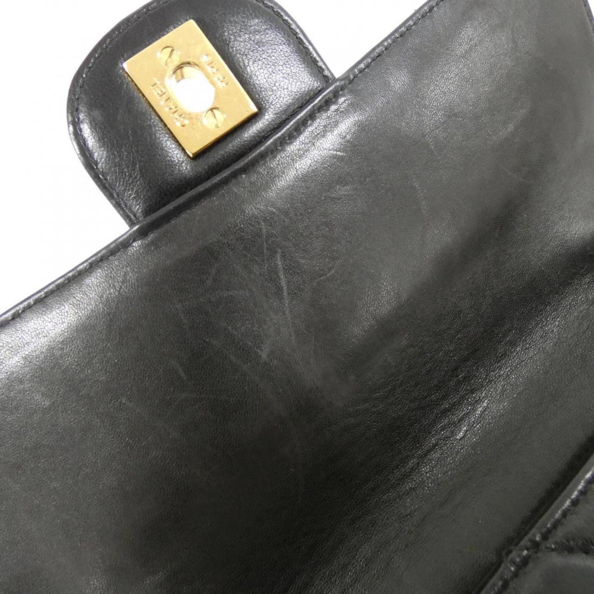 Chanel Black Leather Shoulder Bag (Pre-Owned)