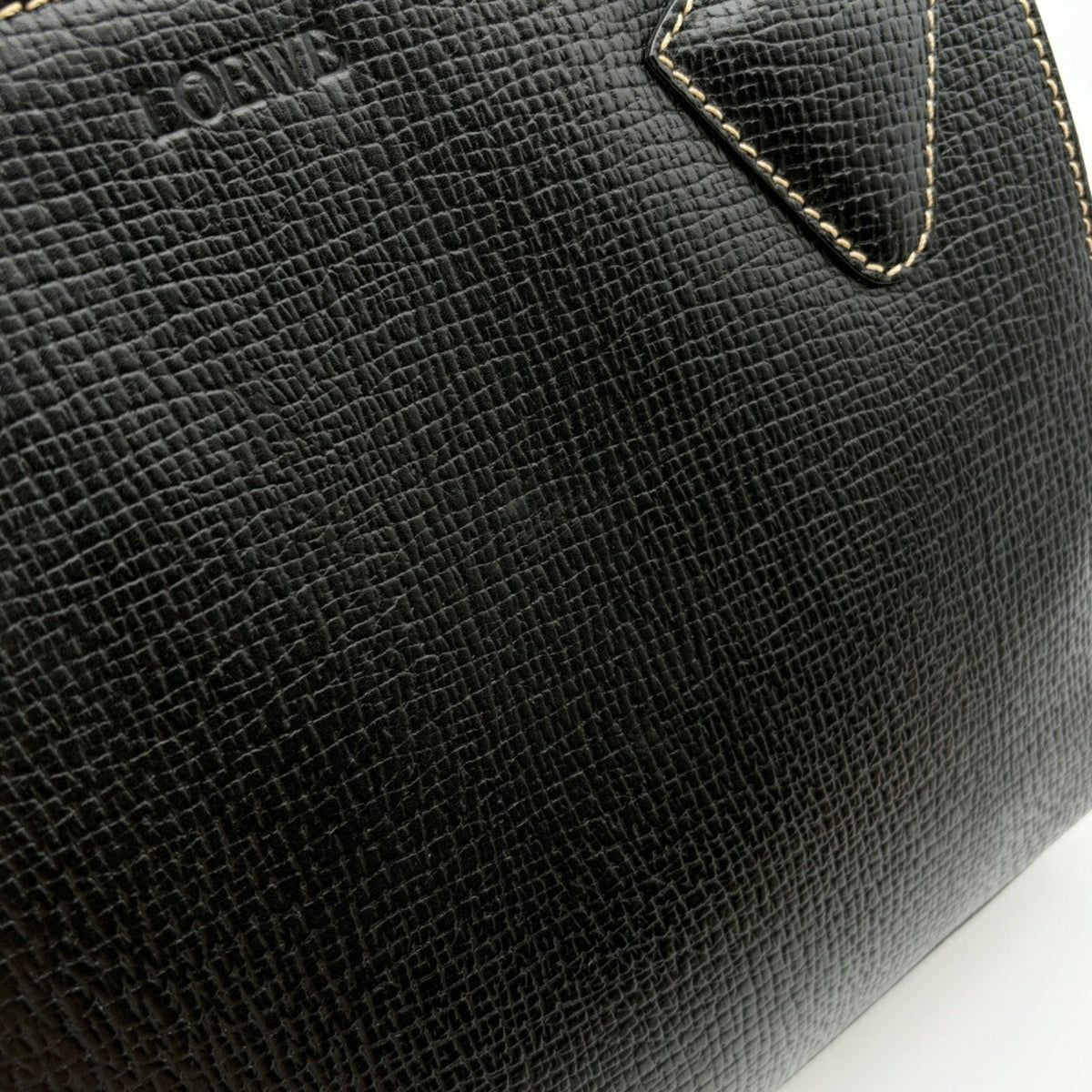 Loewe Barcelona Black Leather Shoulder Bag (Pre-Owned)