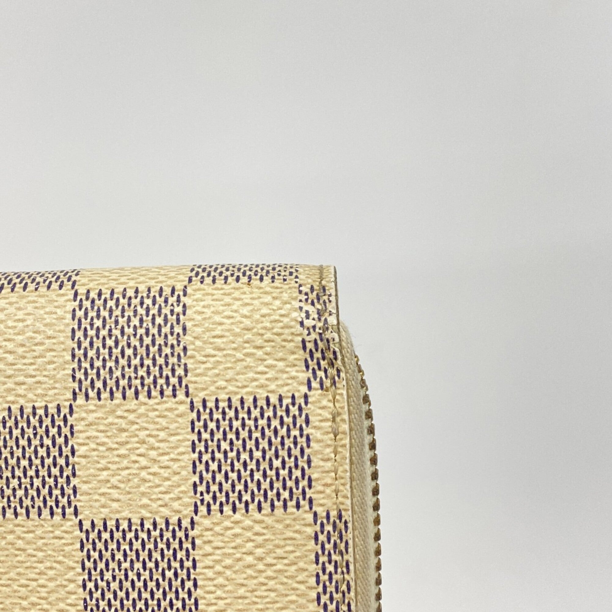 Louis Vuitton White Long Wallet (Bi-Fold) (Pre-Owned)