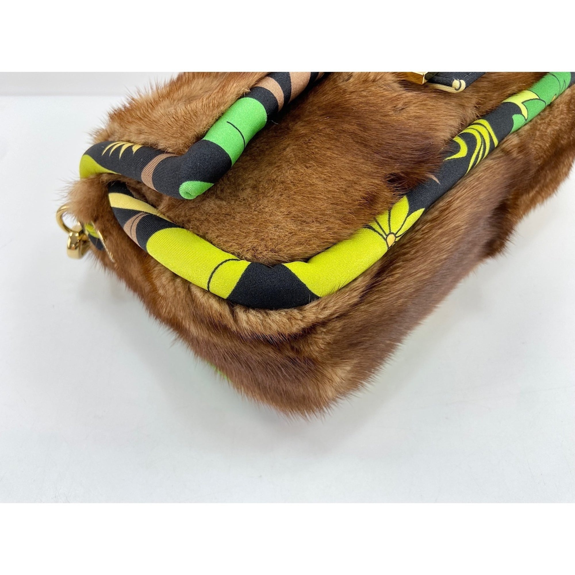 Fendi Green Shoulder Bag (Pre-Owned)