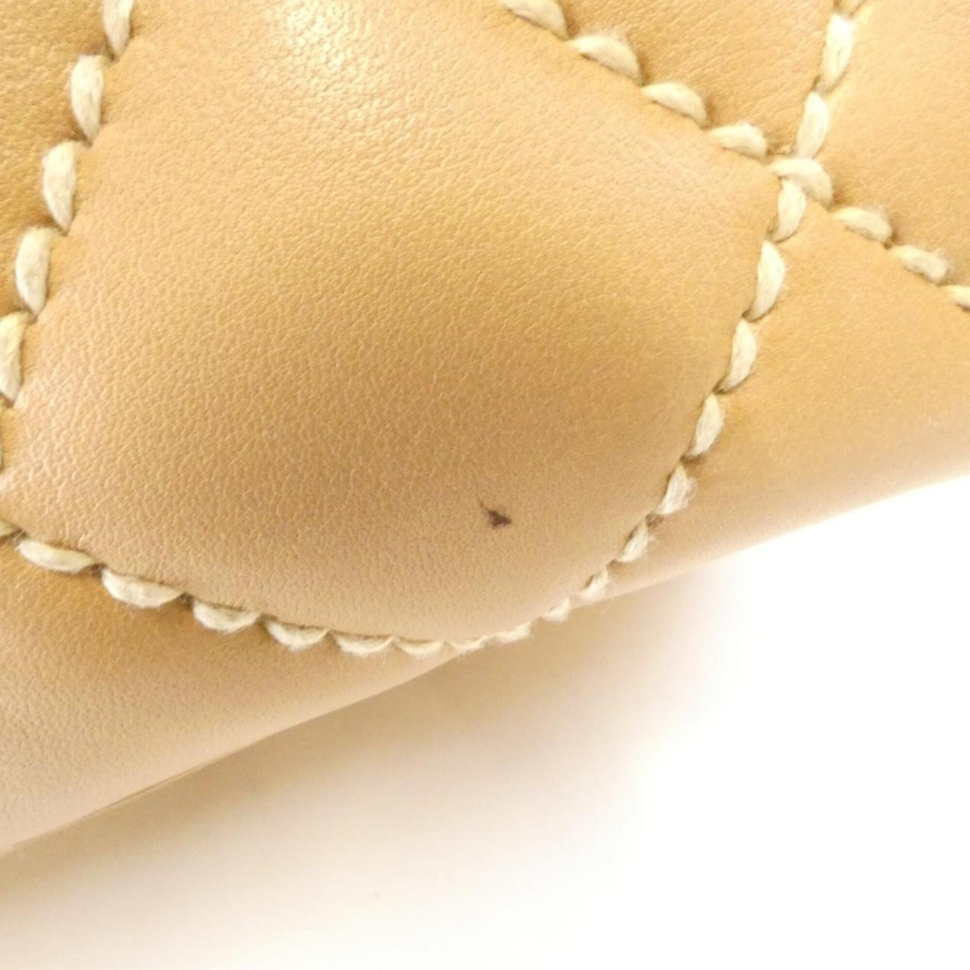 Chanel Beige White Leather Handbag (Pre-Owned)