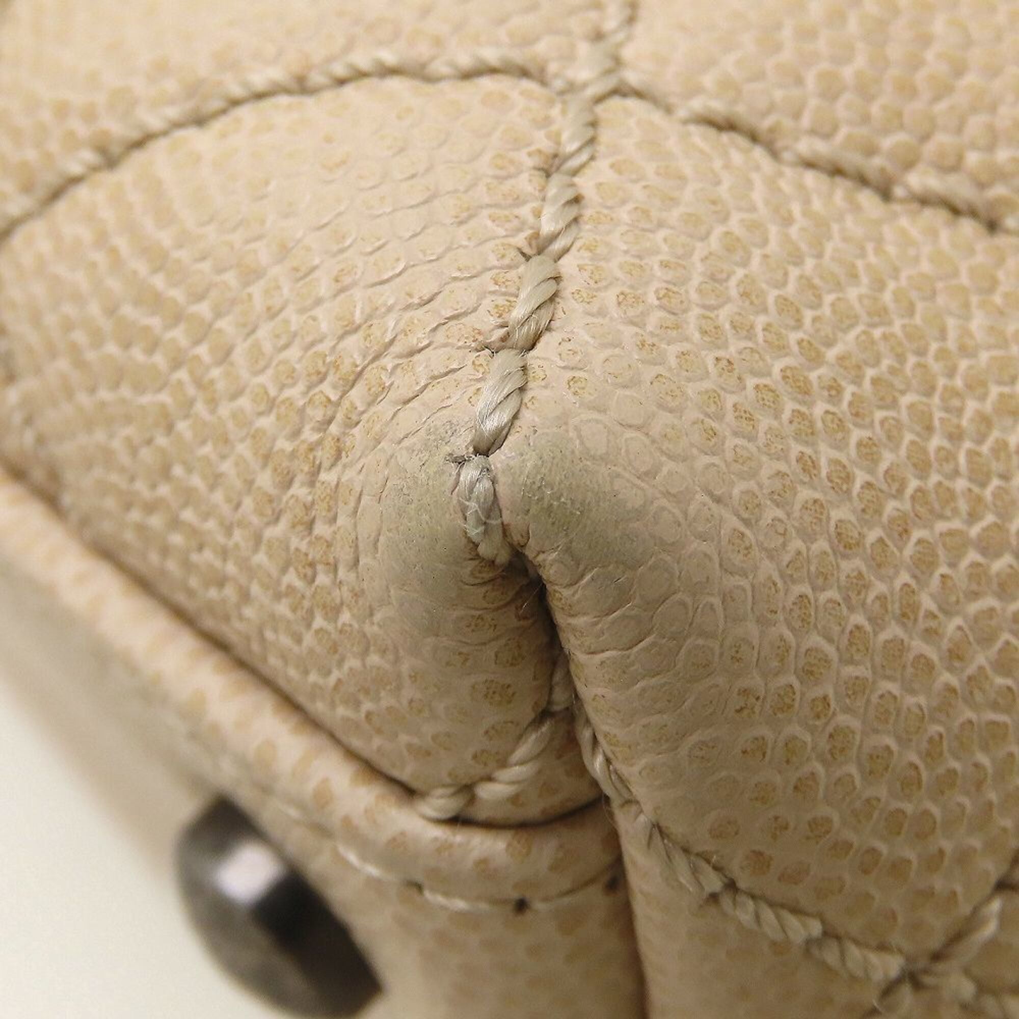 Chanel Matelasse Beige Grained Calfskin Handbag Shoulder Bag (Pre-Owned)