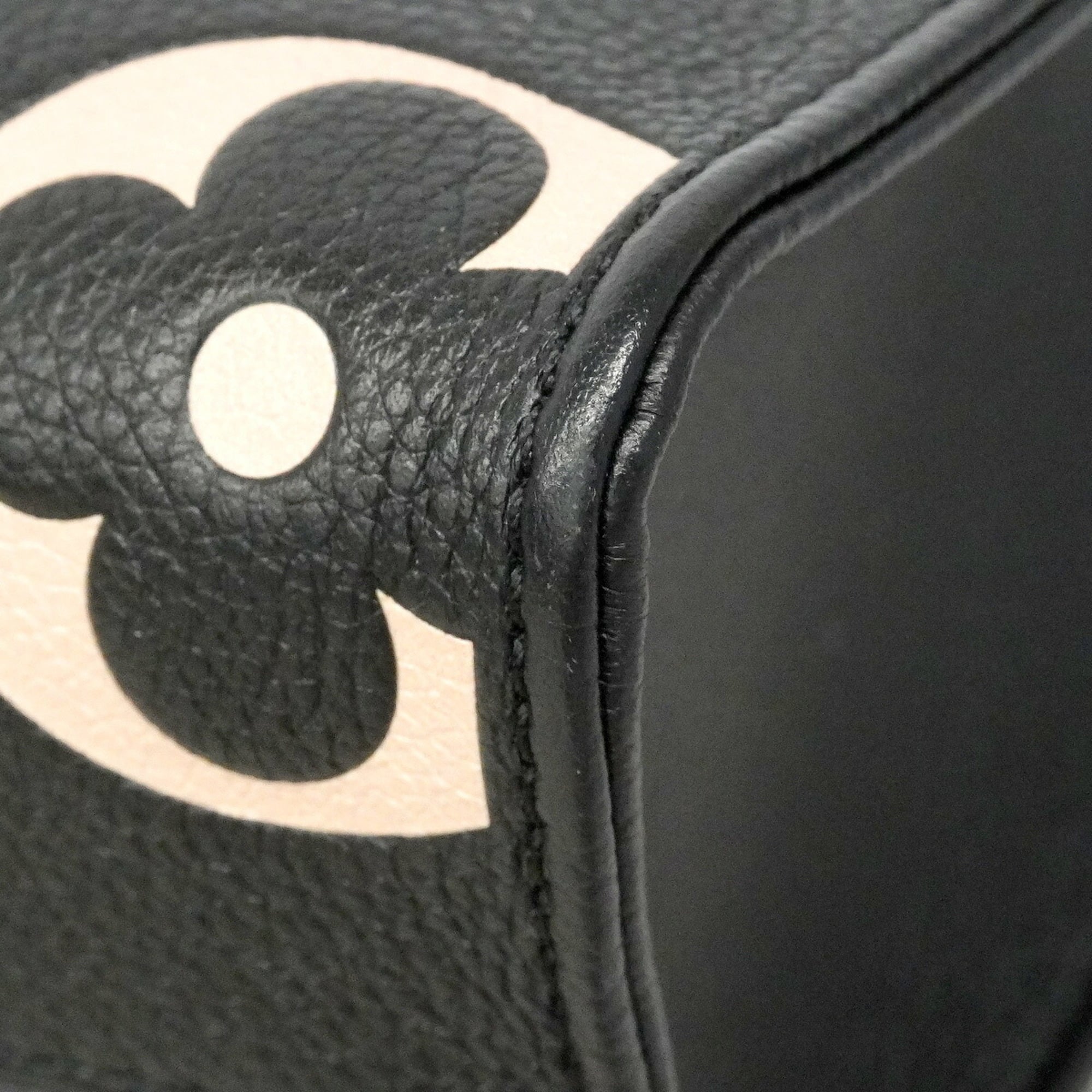 Louis Vuitton Beige Black Handbag (Pre-Owned)