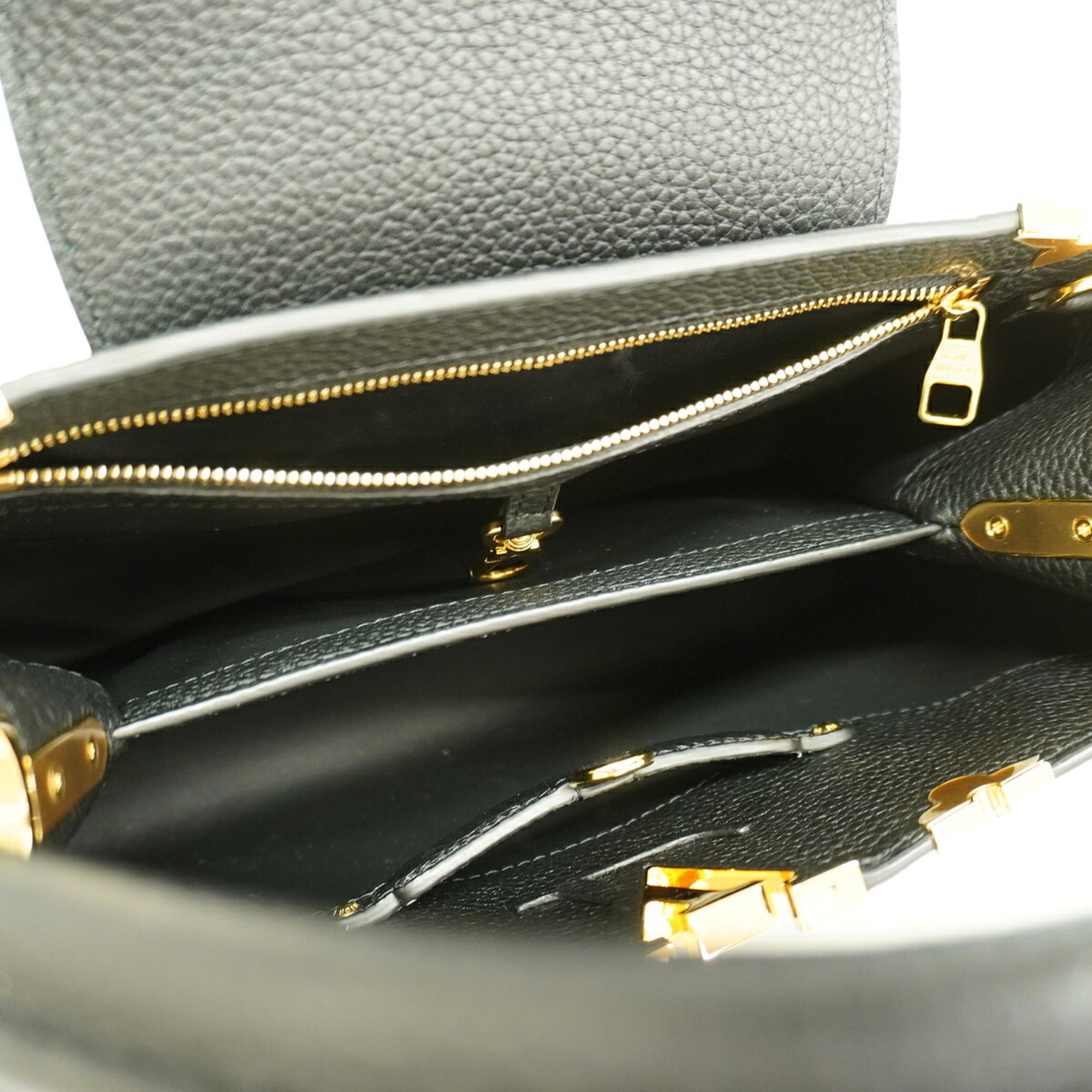 Louis Vuitton Noir Handbag (Pre-Owned)