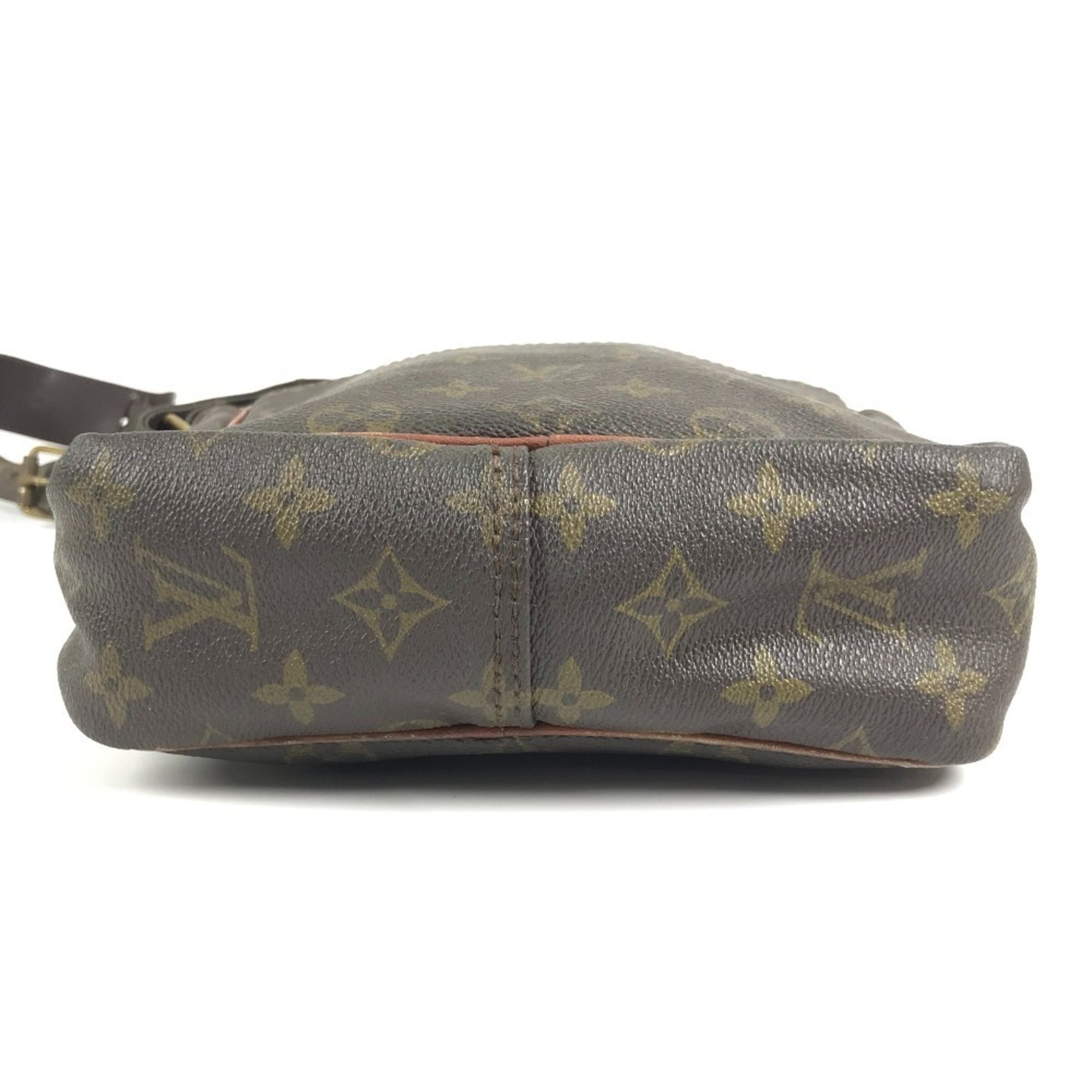 Louis Vuitton Brown Monogram Monogram Pochette Shoulder Bag (Pre-Owned)