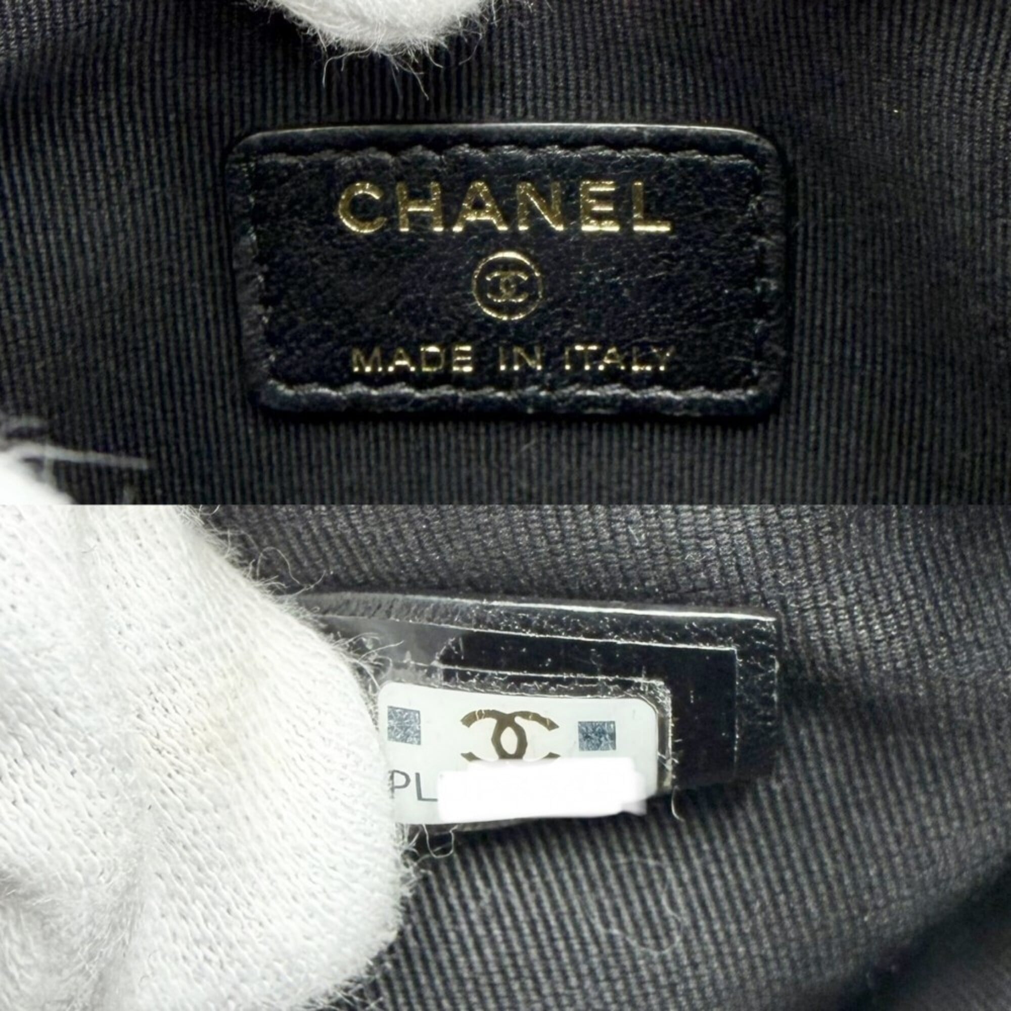 Chanel Black Leather Shoulder Bag (Pre-Owned)
