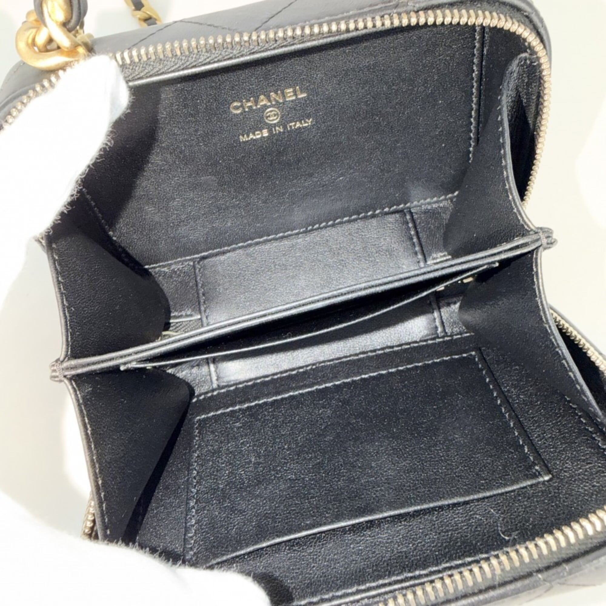 Chanel Matelasse Black Leather Handbag Shoulder Bag (Pre-Owned)