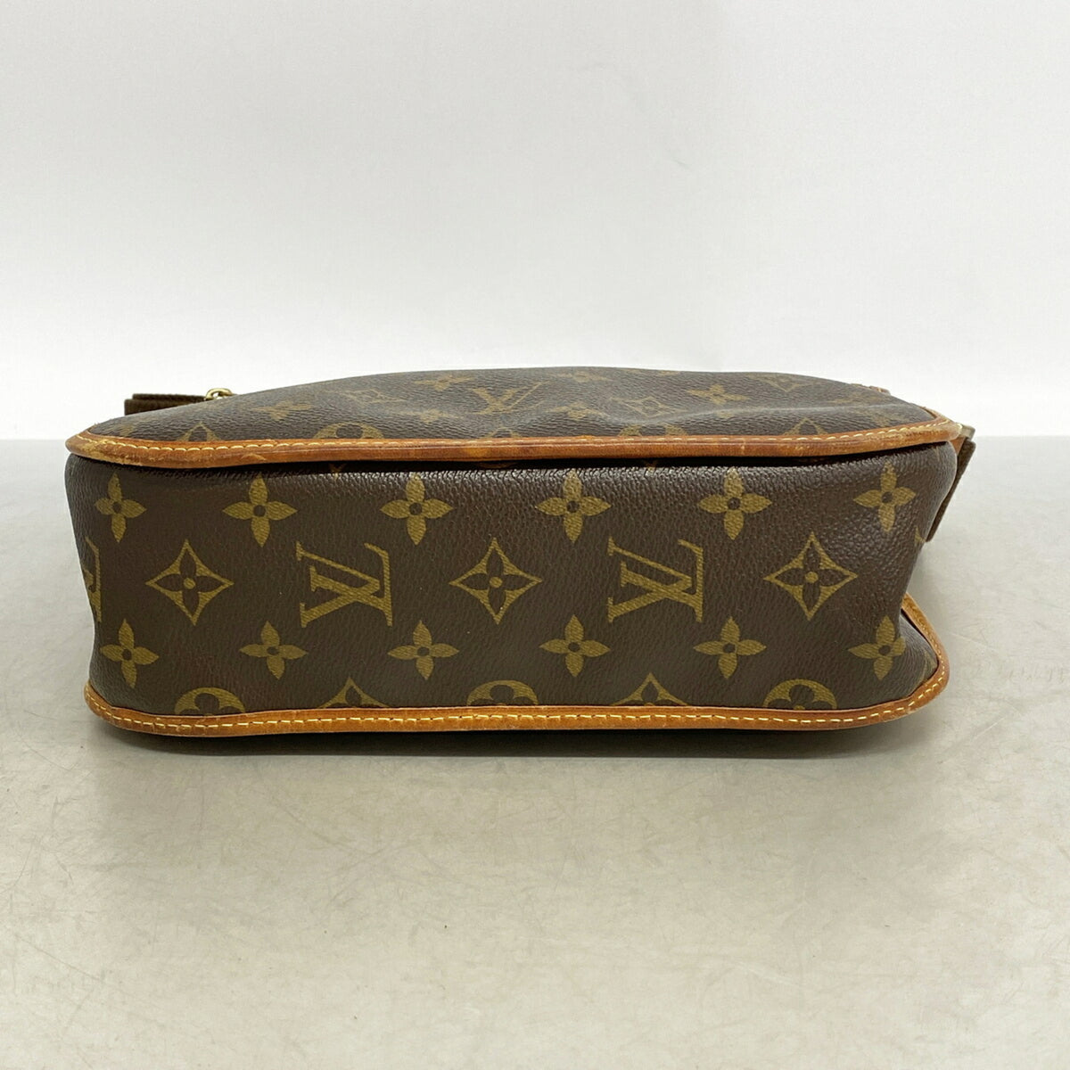 Louis Vuitton Brown Shoulder Bag (Pre-Owned)