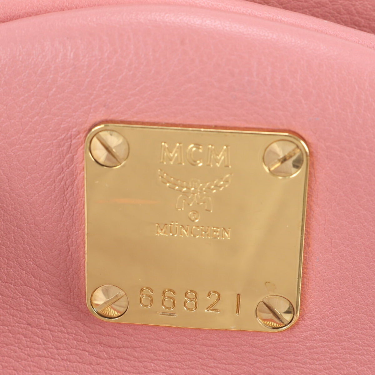 Mcm Pink Leather Shoulder Bag (Pre-Owned)