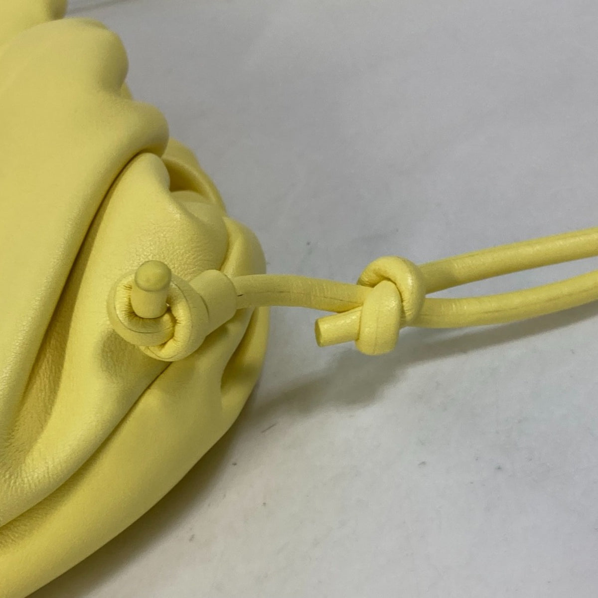 Bottega Veneta Yellow Leather Shoulder Bag (Pre-Owned)