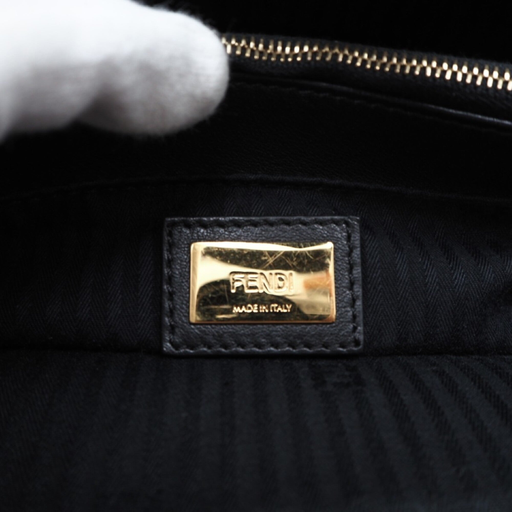 Fendi Black Leather Handbag (Pre-Owned)