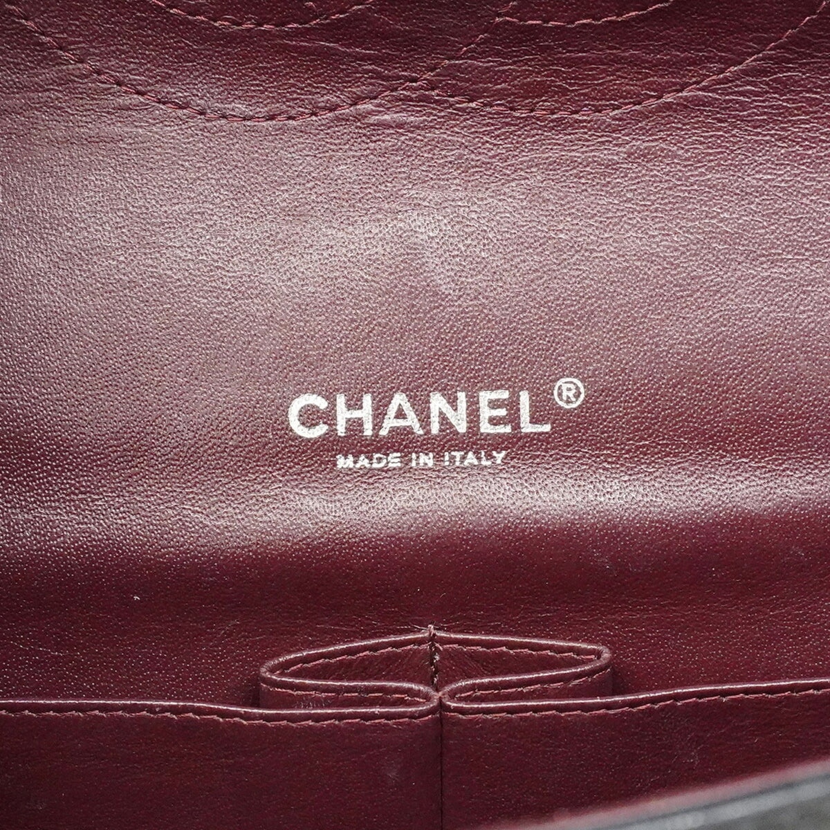 Chanel Black Leather Shoulder Bag (Pre-Owned)