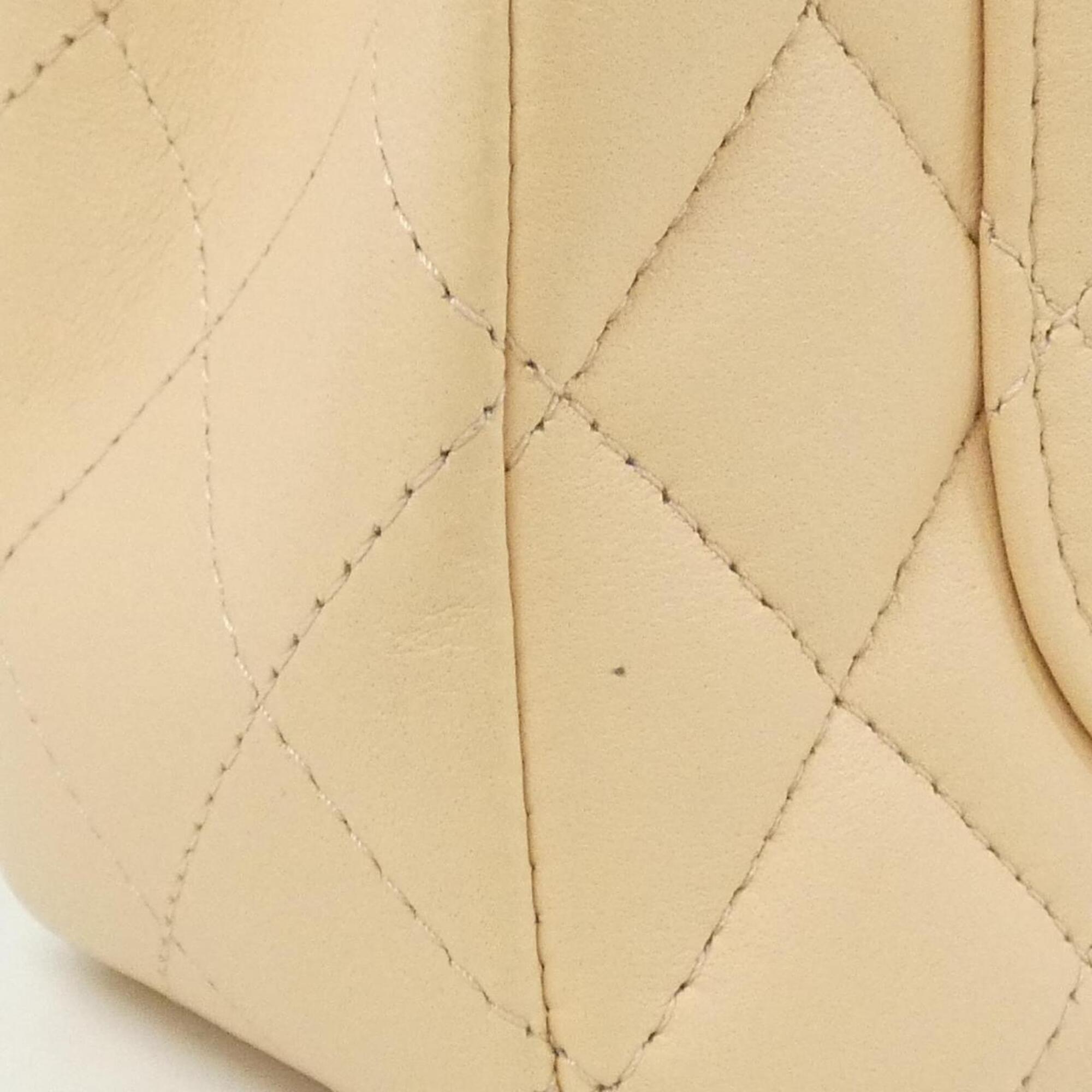 Chanel Beige Leather Shoulder Bag (Pre-Owned)