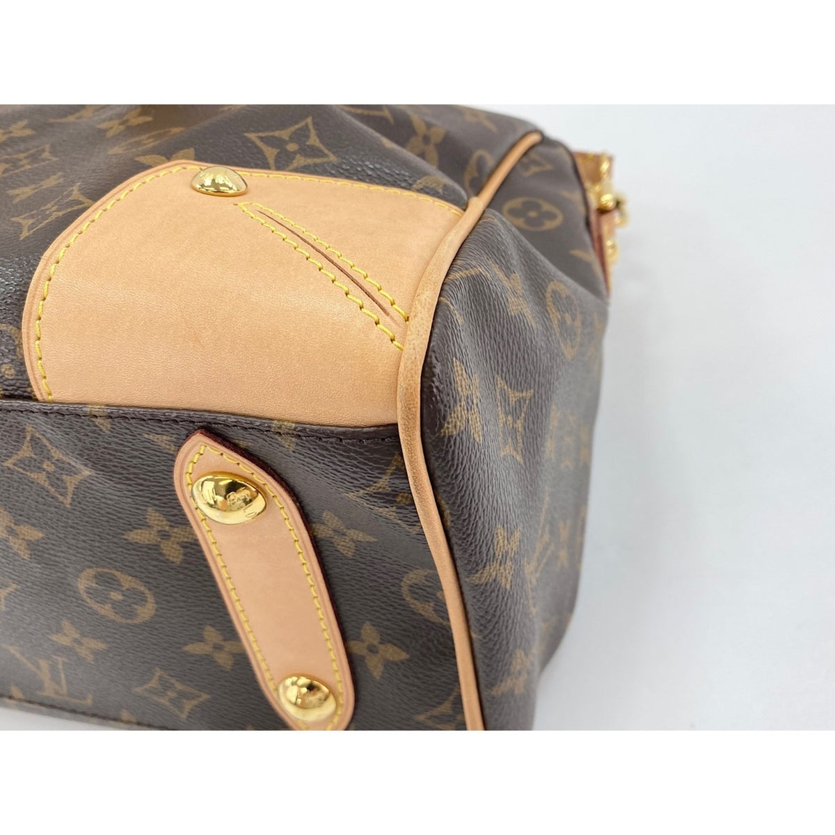 Louis Vuitton Brown Shoulder Bag (Pre-Owned)