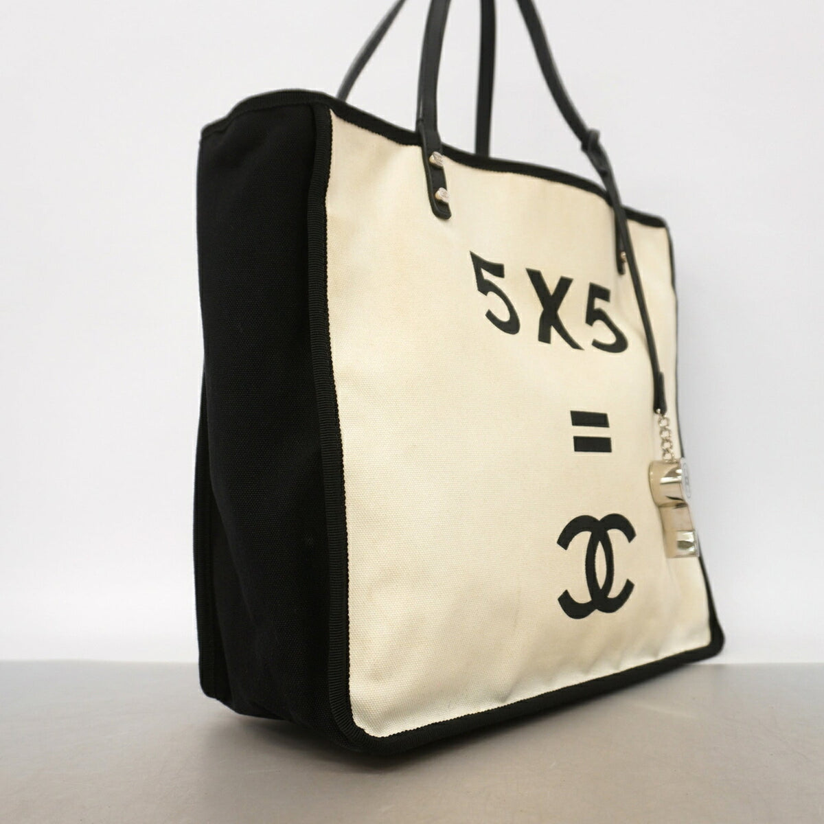 Chanel Black White Canvas Tote Bag (Pre-Owned)