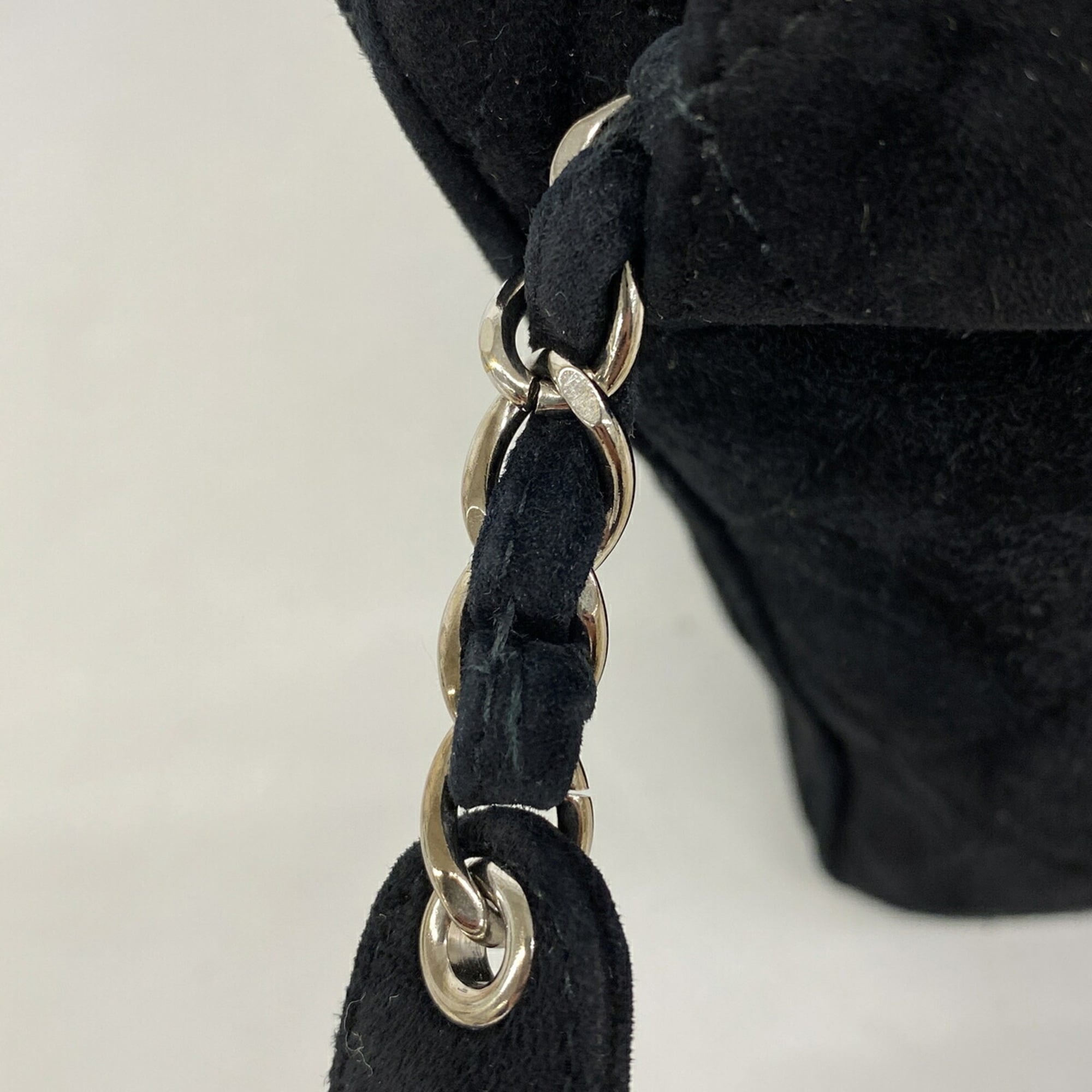 Chanel Black Suede Shoulder Bag (Pre-Owned)