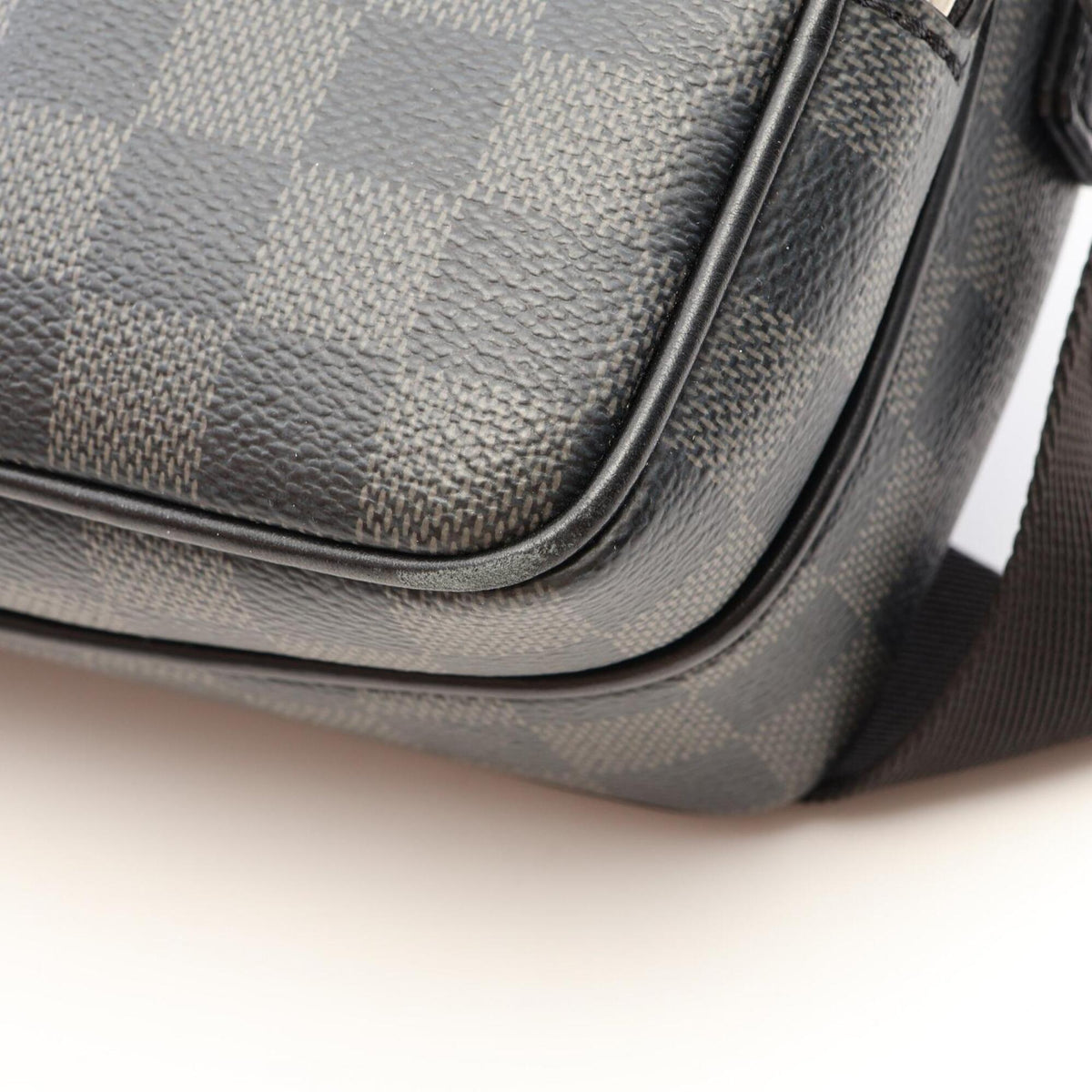 Louis Vuitton Black Coated Canvas Damier Graphite Leather Handbag Shoulder Bag (Pre-Owned)